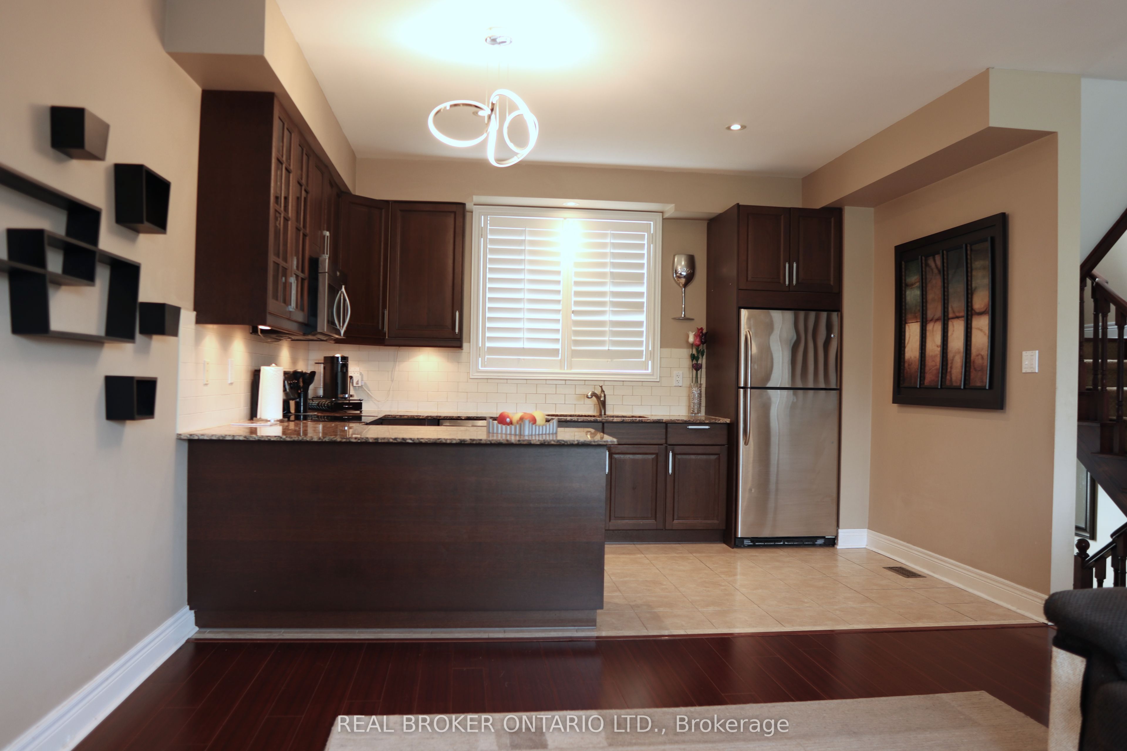 Unit 17 - 215 16th Avenue, Richmond Hill 3