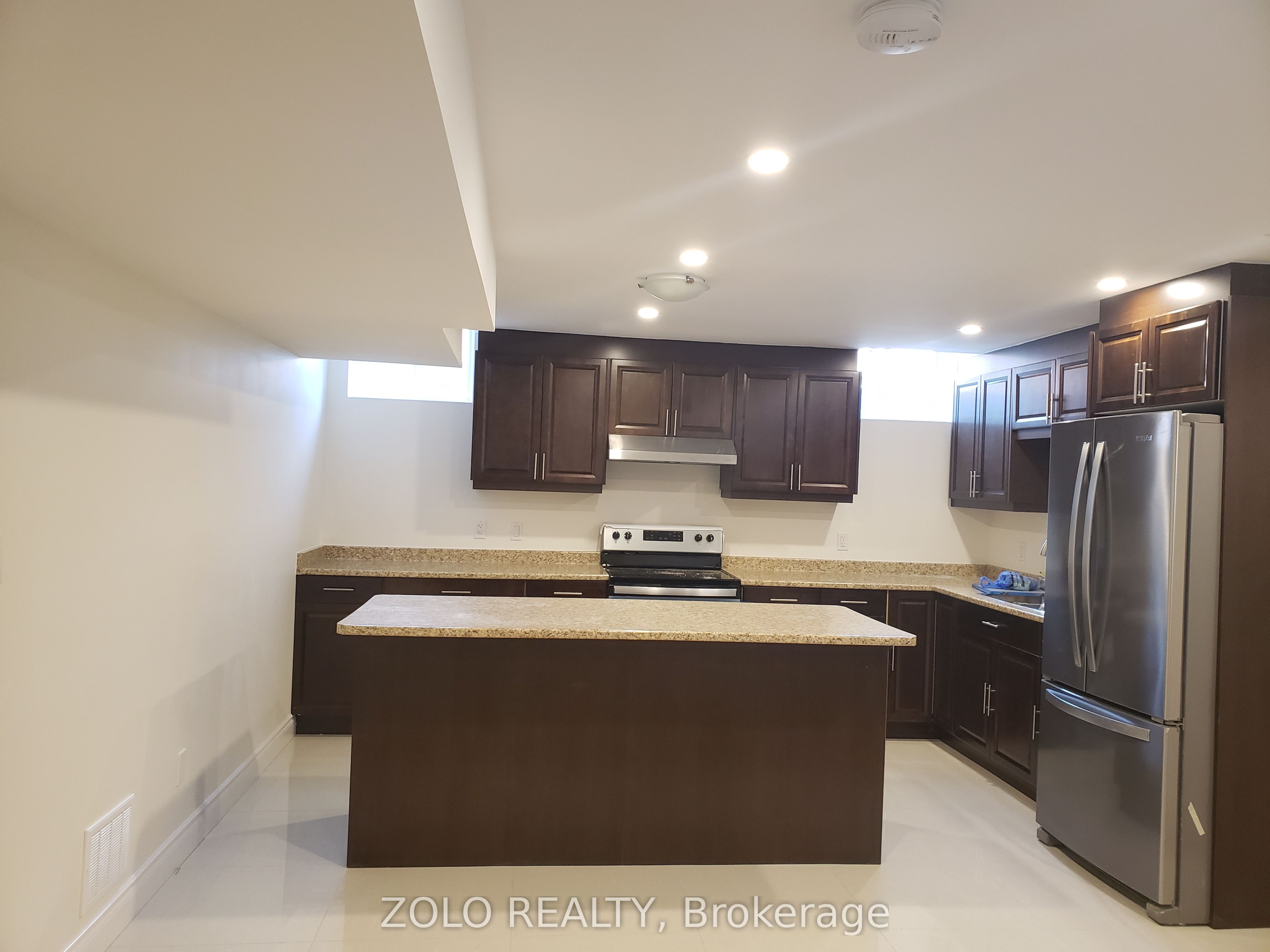 Unit Lower - 58 Gibson Circle, Bradford West Gwillimbury 3