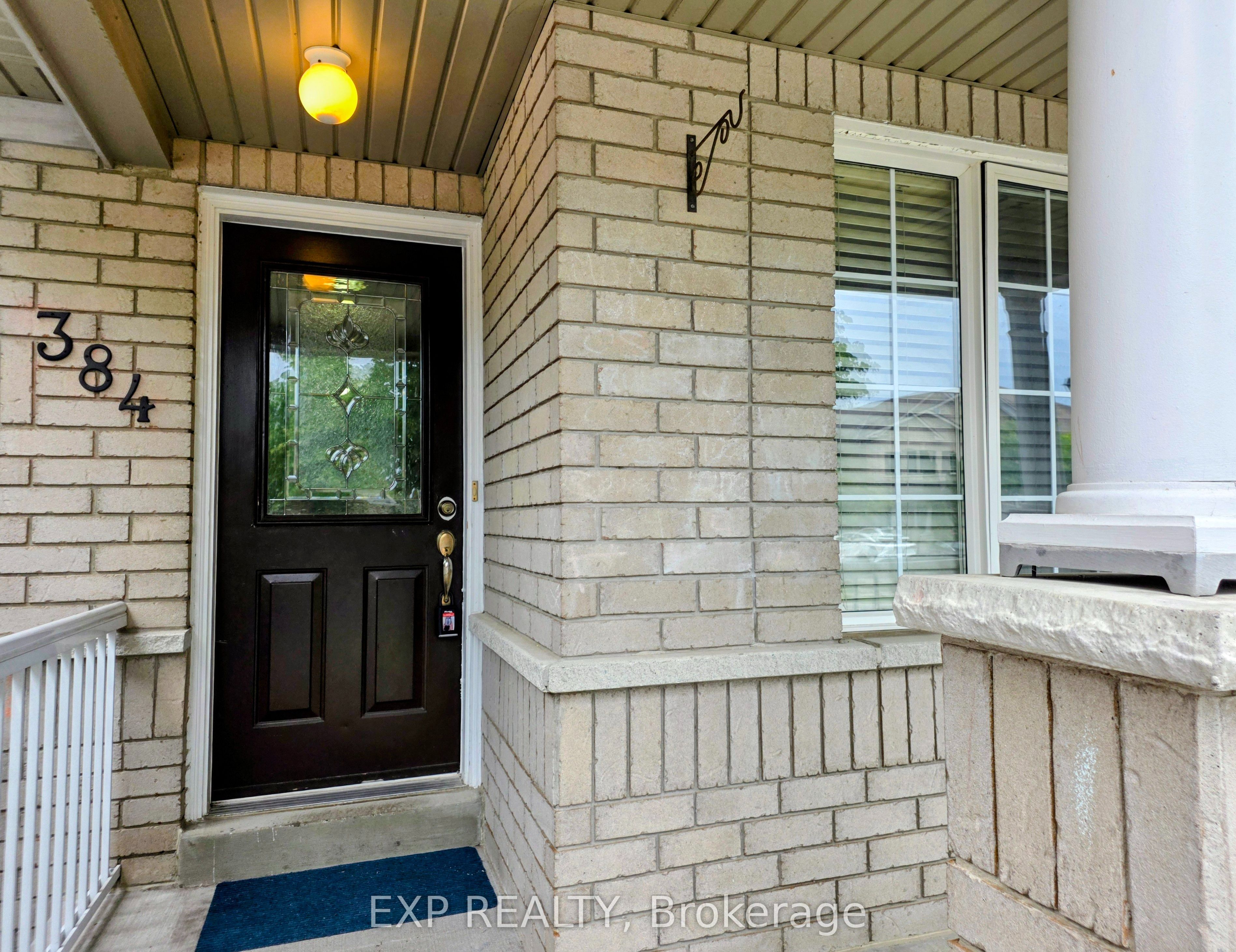 384 Flagstone Way, Newmarket 3