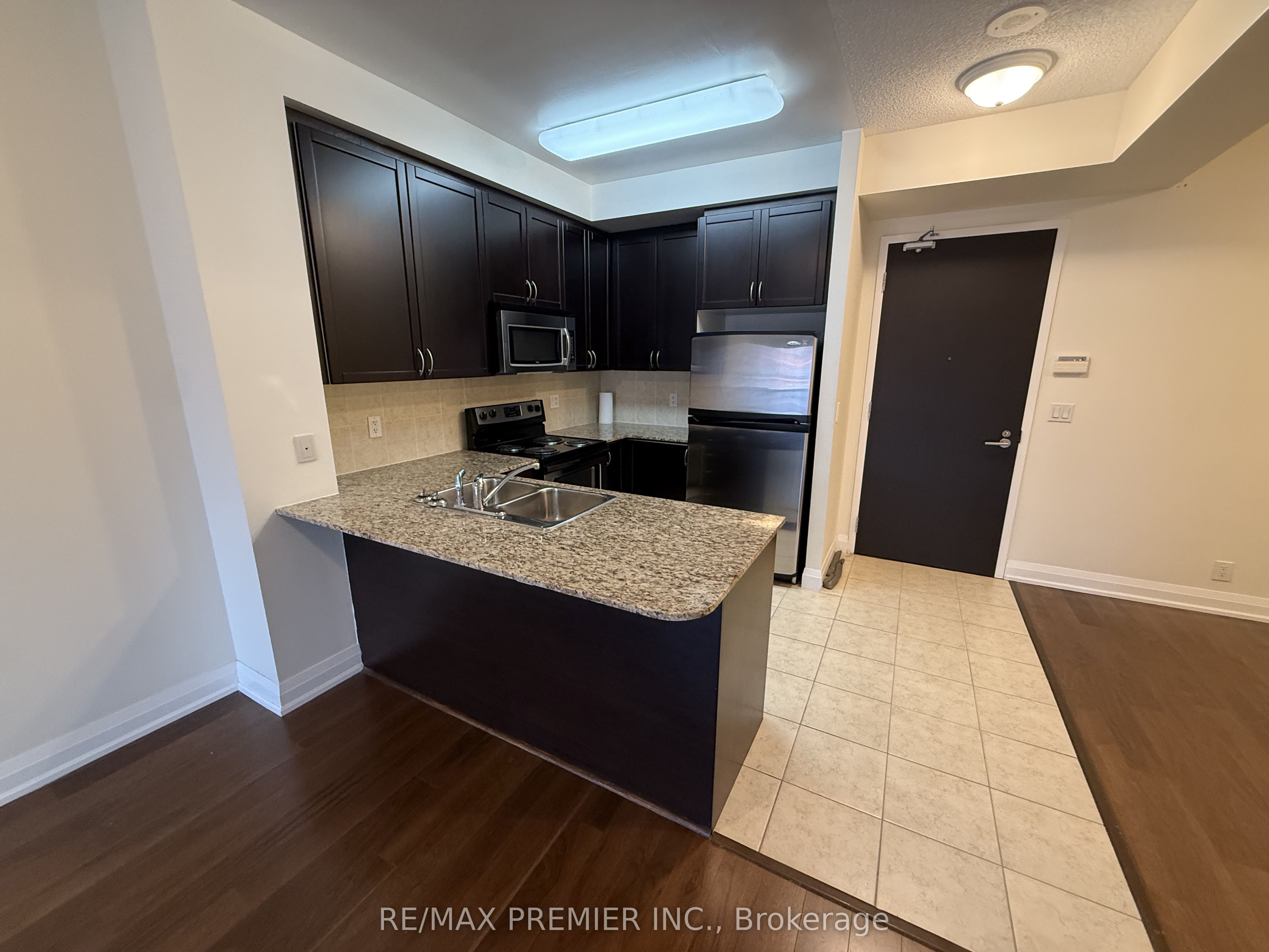 Unit 406 - 83 Woodbridge Avenue, Vaughan 5