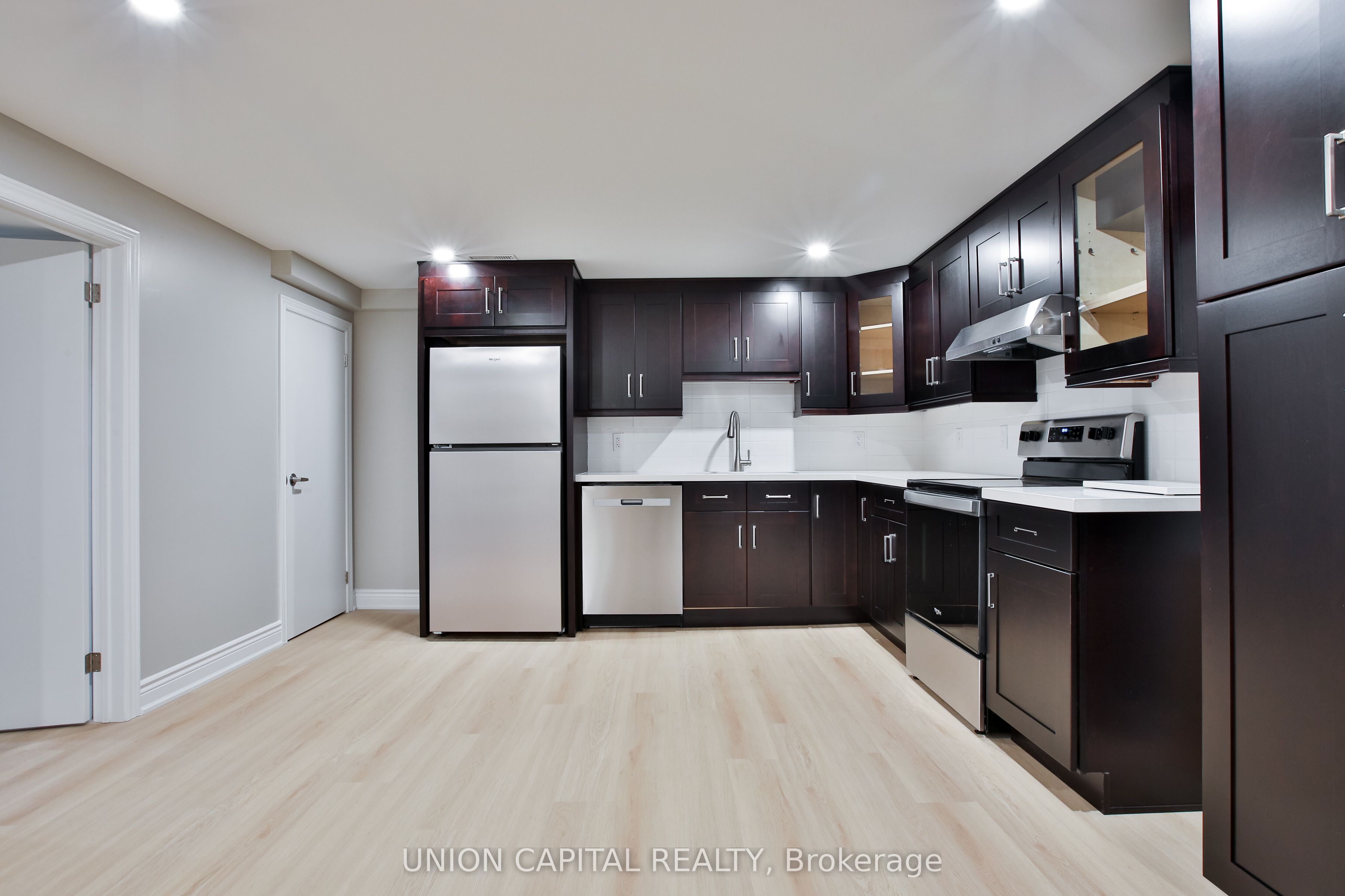 Unit Lower - 131 Romfield Circuit, Markham 5