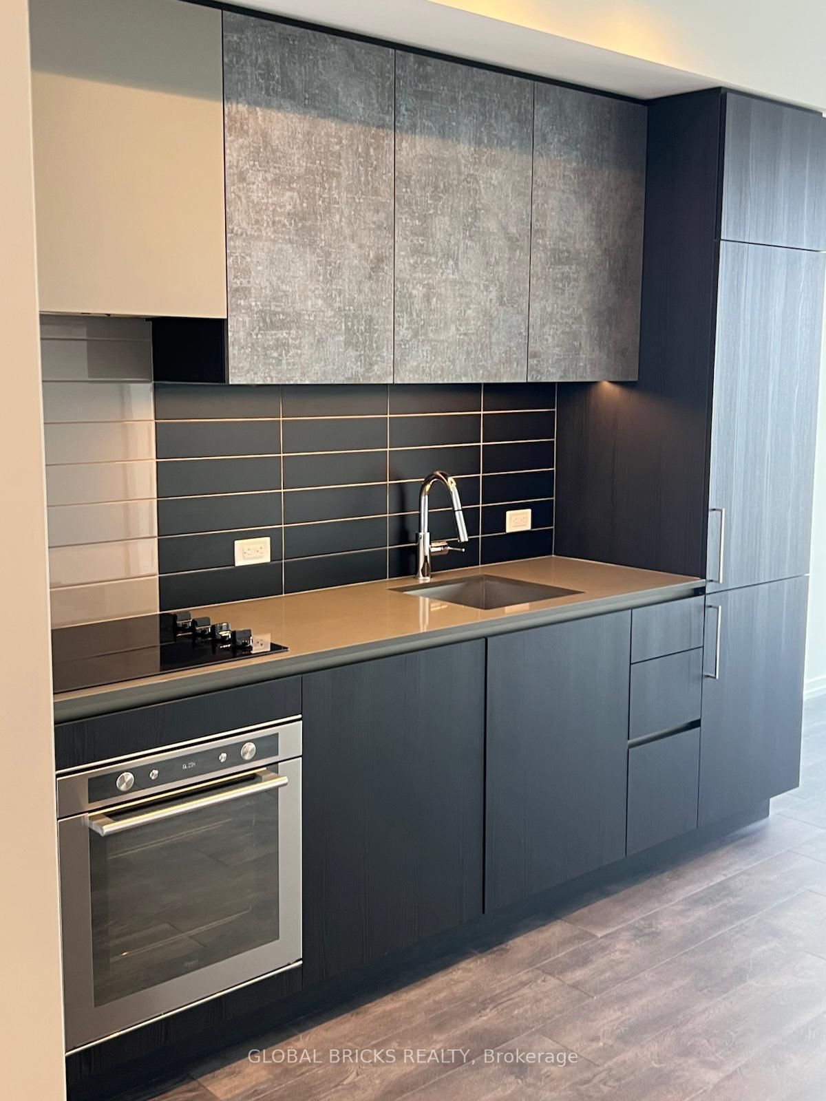 Unit 2906 - 1000 Portage Parkway, Vaughan 4