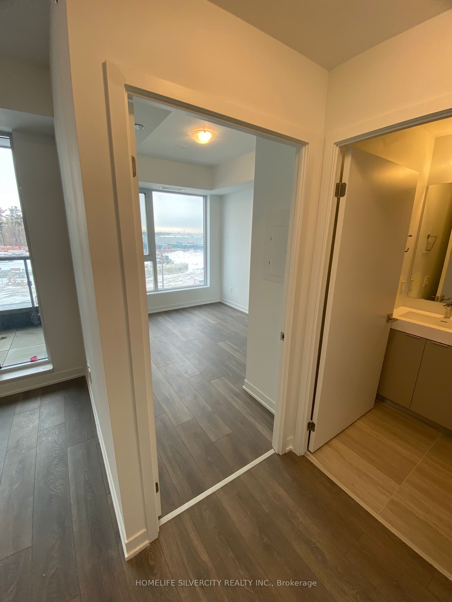 Unit 313 - 474 Caldari Road, Vaughan 5