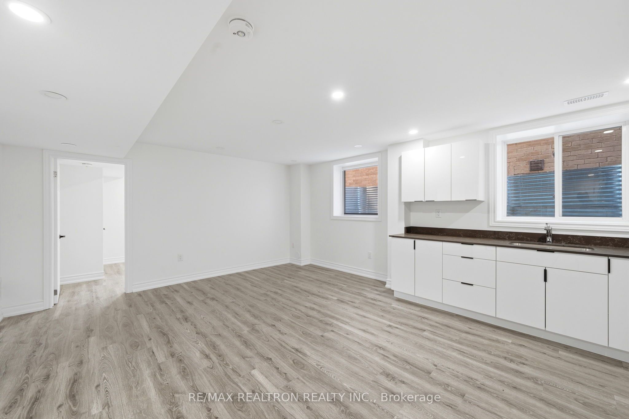 Unit B - 55 Bartram Crescent, Bradford West Gwillimbury 5