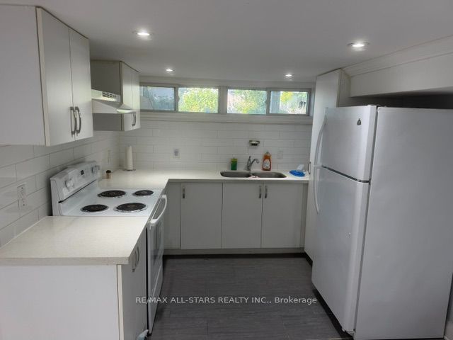 252 Taylor Mills Drive S, Richmond Hill 5