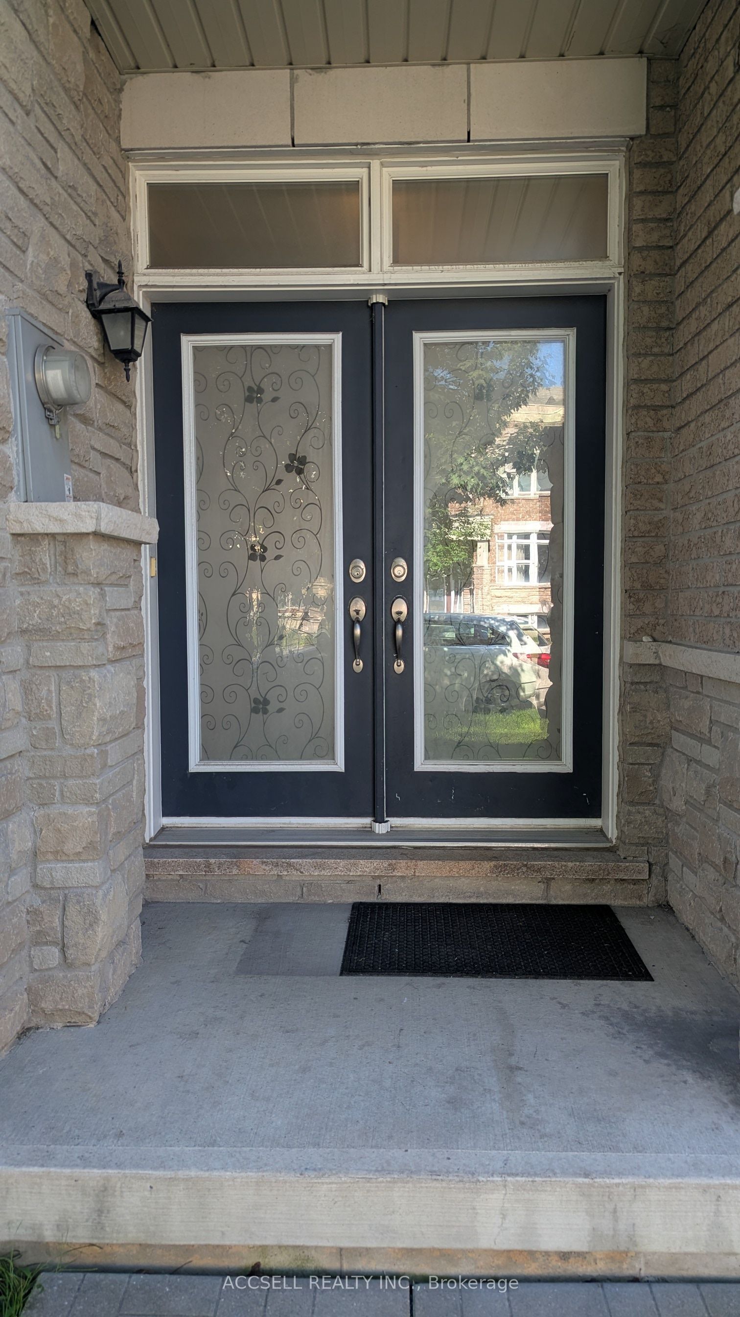 223 South Unionville Avenue, Markham 2