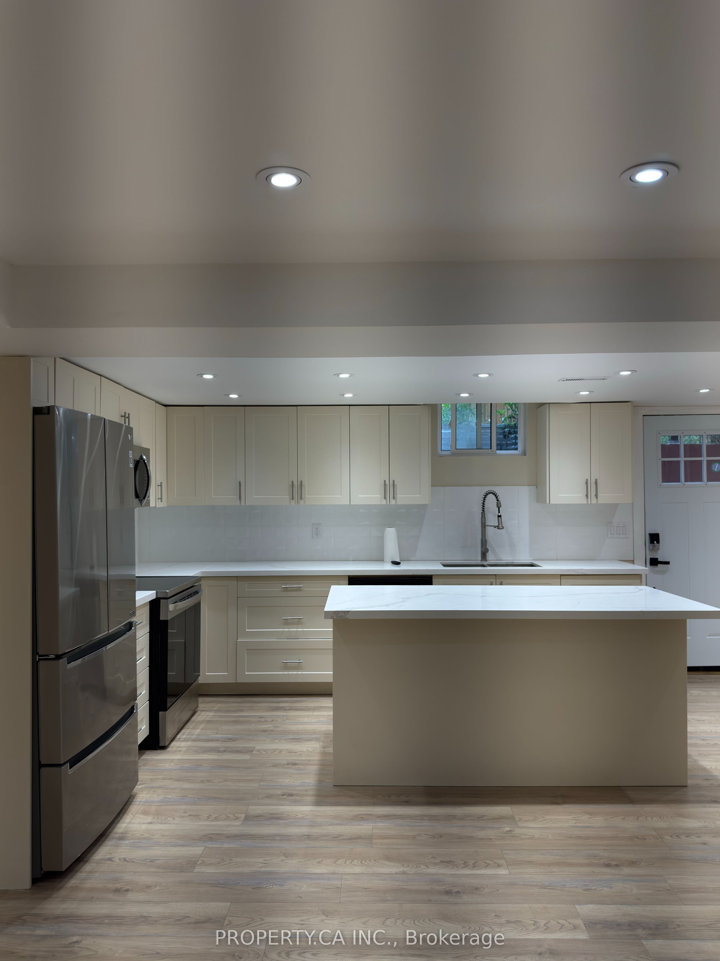 Unit Lower - 746 Leslie Valley Drive, Newmarket 2