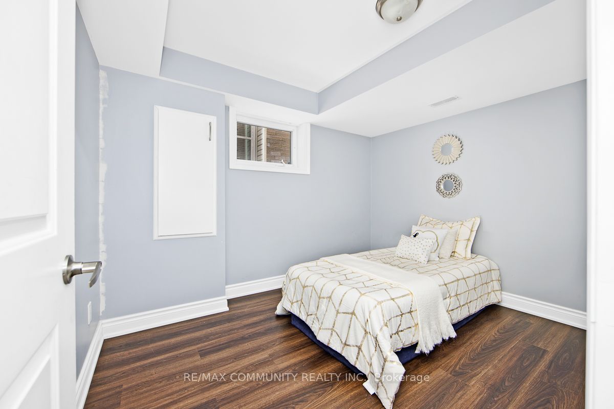 Unit Basement - 58 Clamerten Road, Whitchurch-Stouffville 4
