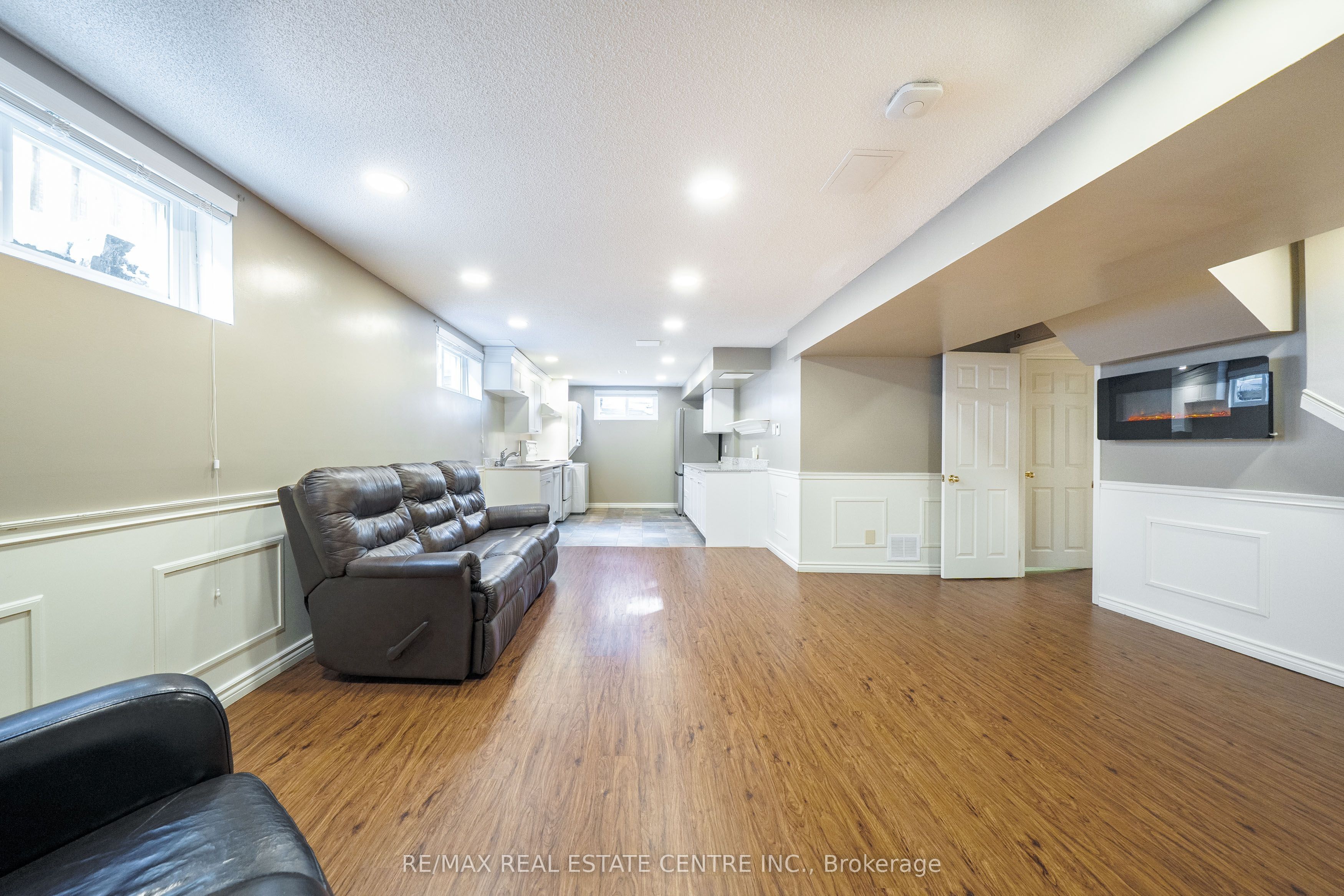 283 Debborah Place, Whitchurch-Stouffville 2