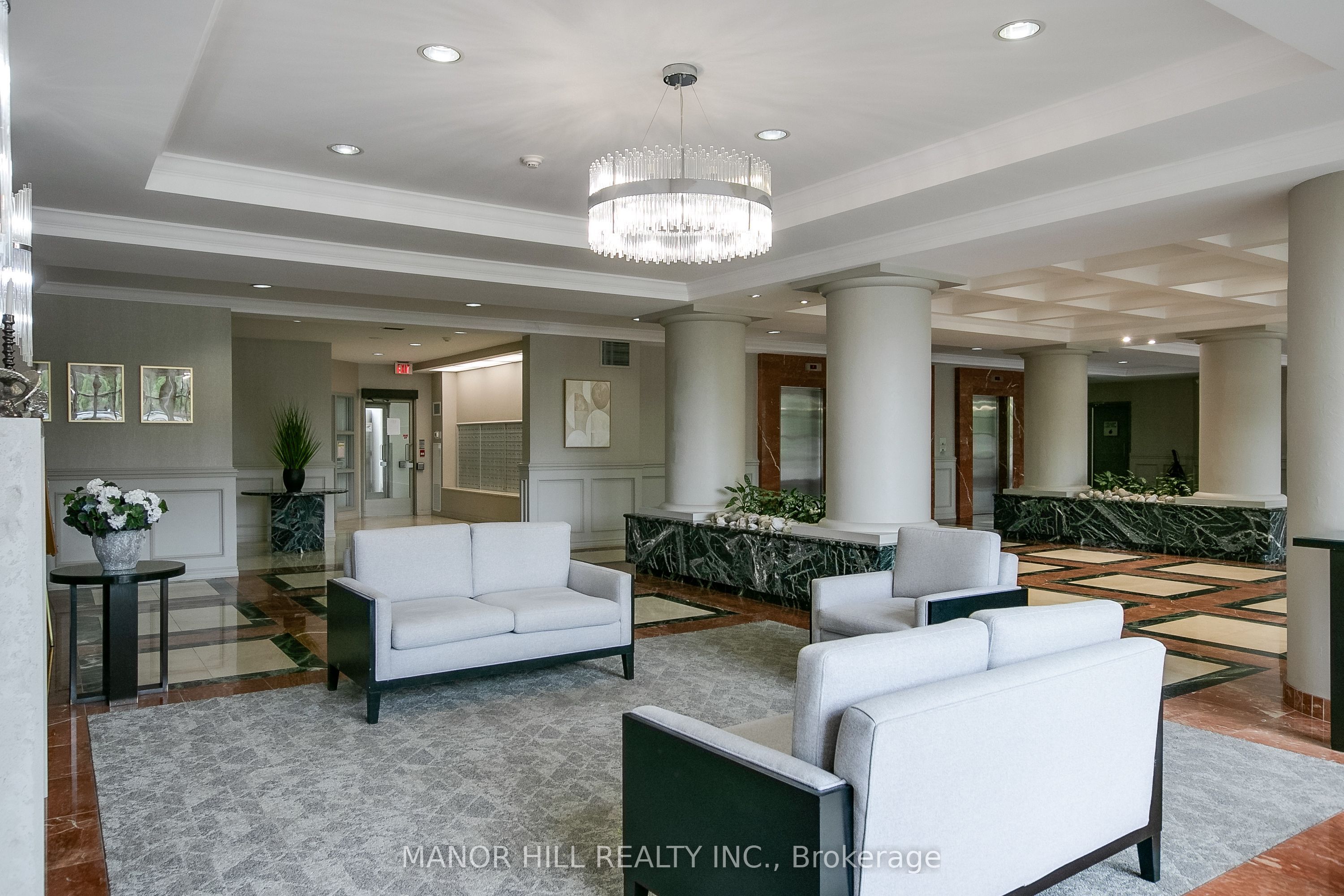 Unit 814 - 11 Townsgate Drive, Vaughan 4