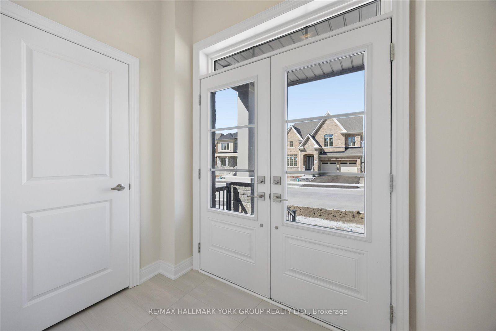 278 Walter English Drive, East Gwillimbury 4