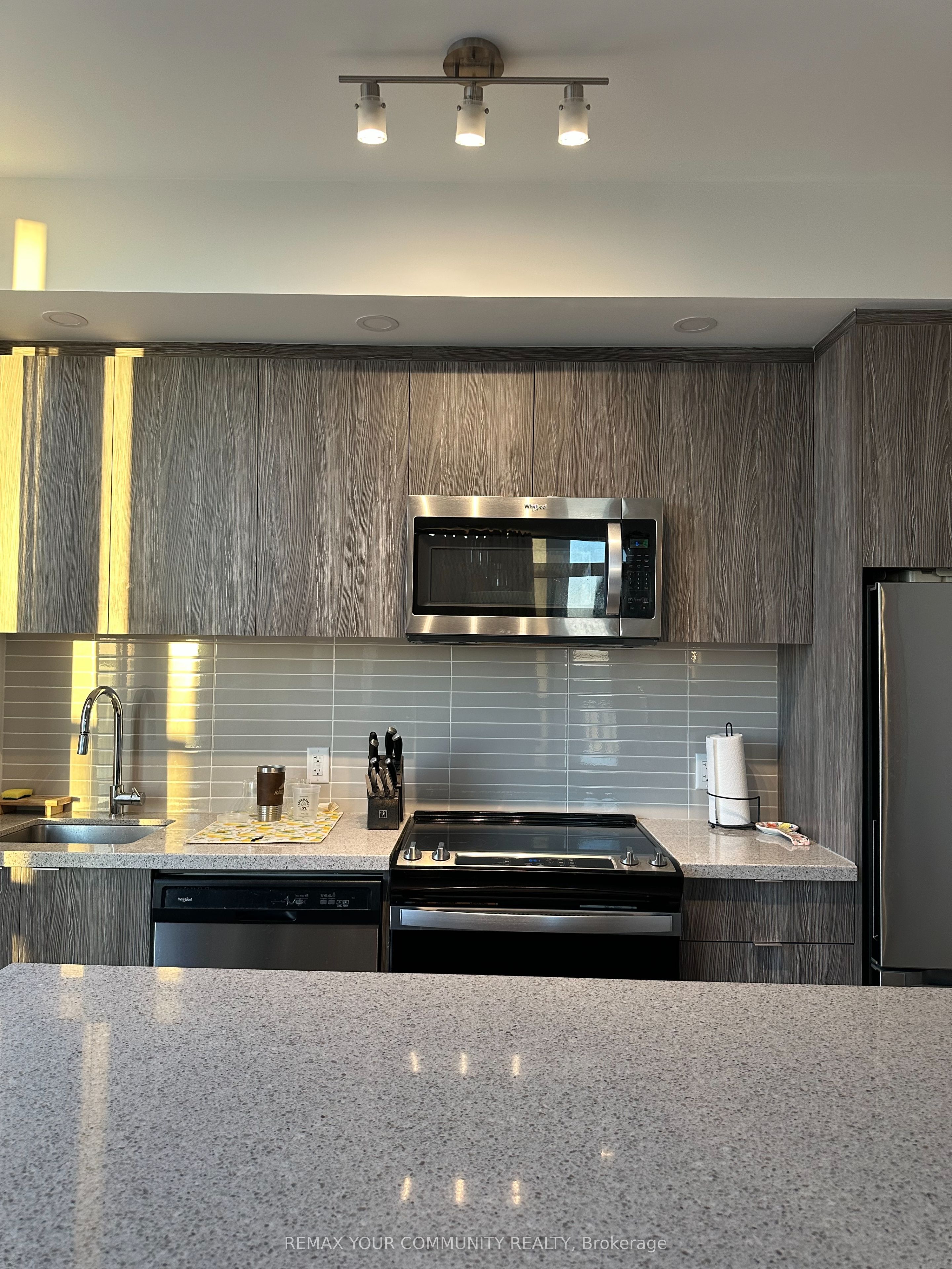 Unit 702W - 3 Rosewater Street, Richmond Hill 5