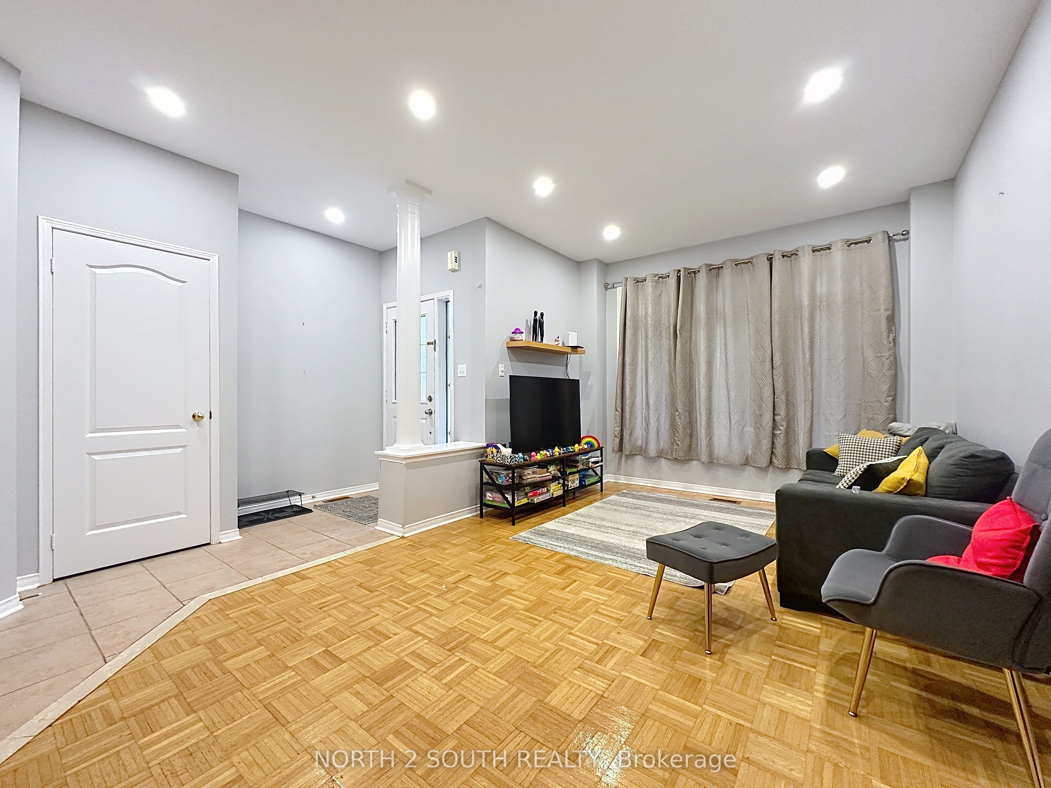5 Bellagio Crescent, Vaughan 3