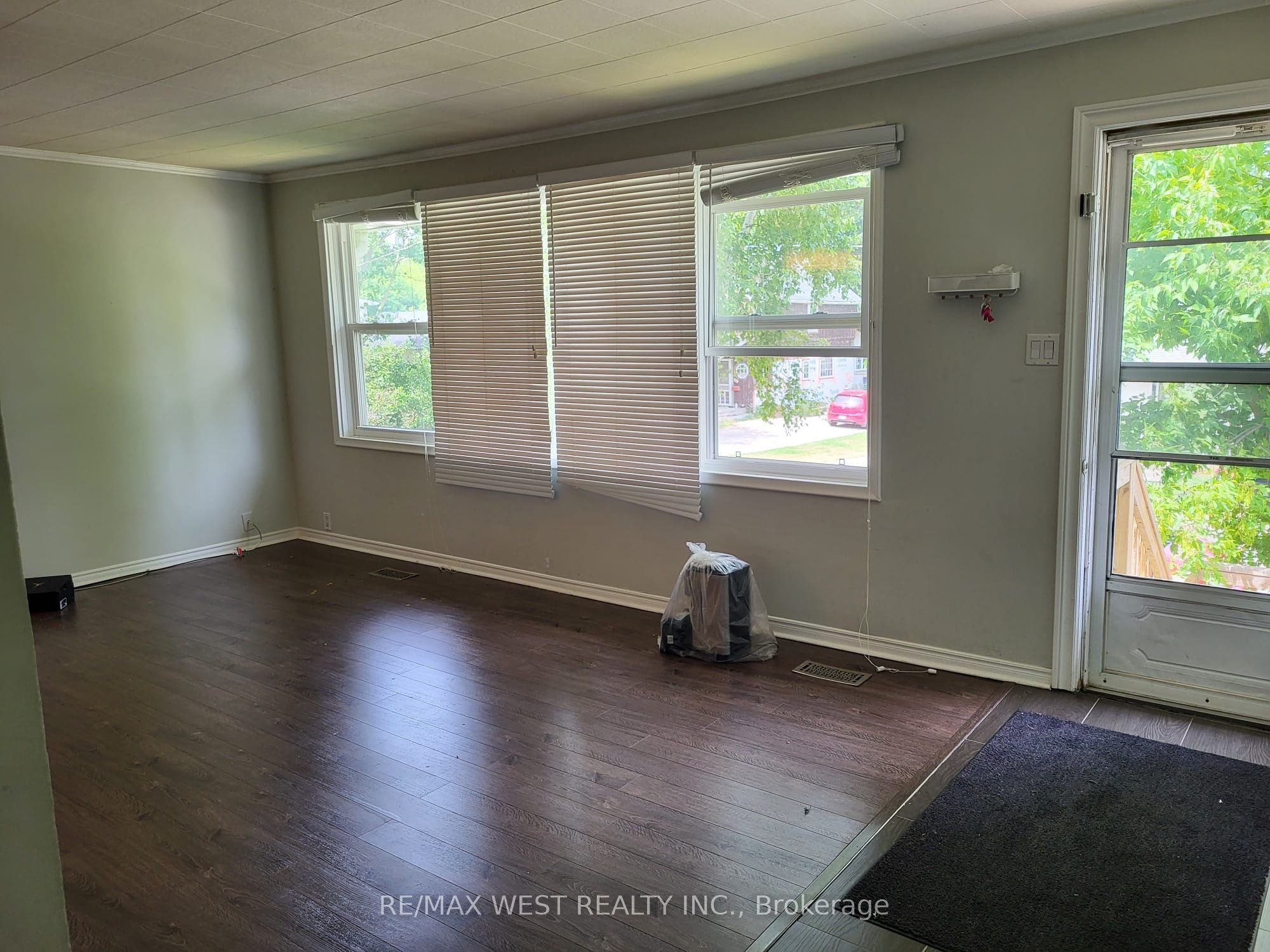 Unit Main Floor - 336 Ontario Street, Newmarket 2