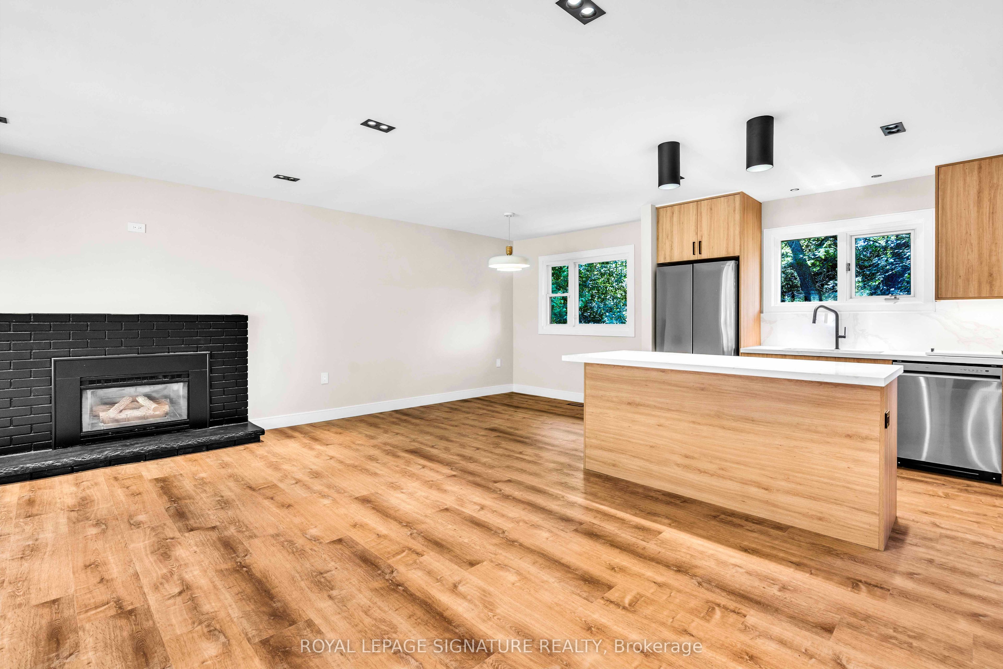 Unit Unit A - 986 Srigley Street, Newmarket 2