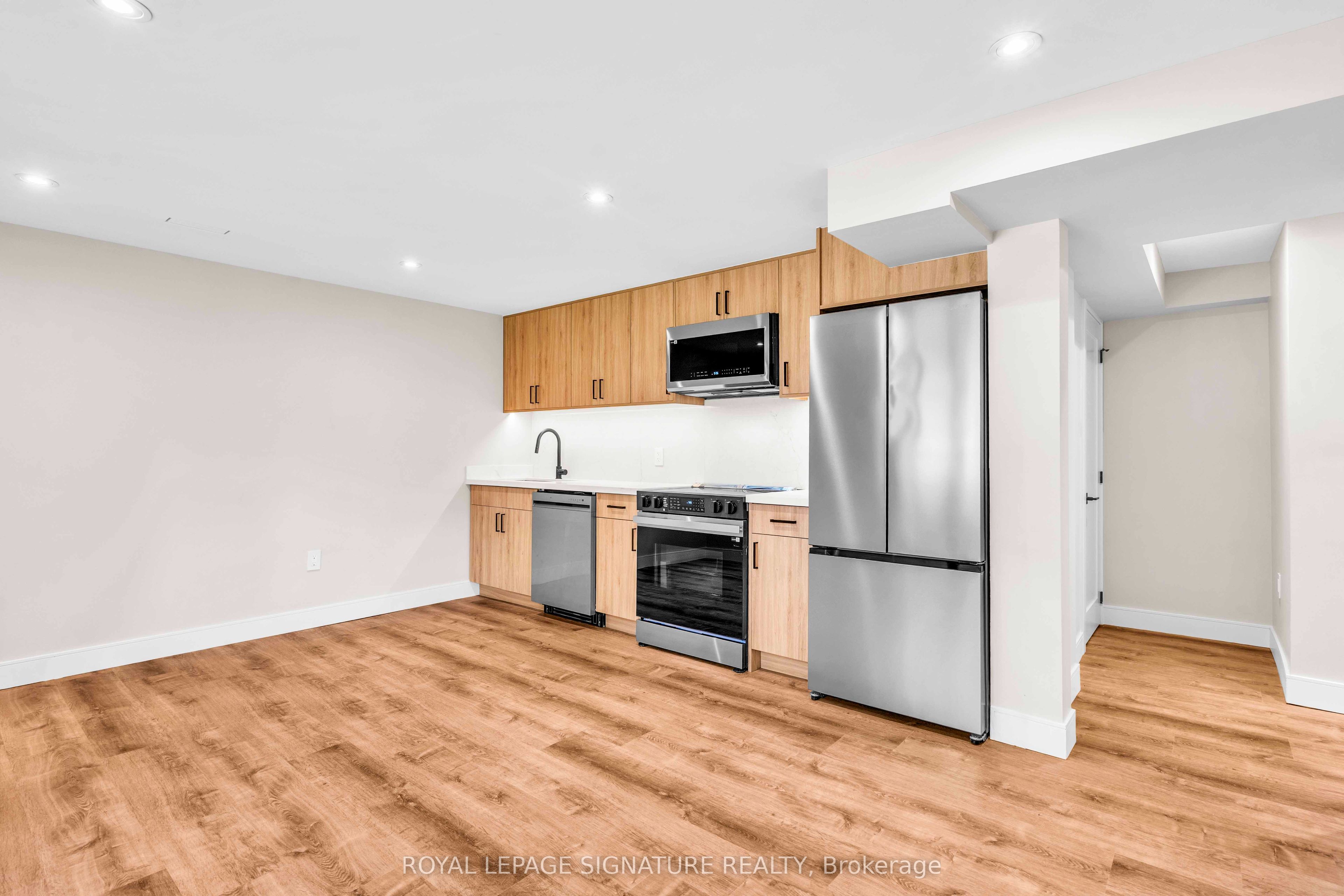 Unit Unit B - 986 Srigley Street, Newmarket 4