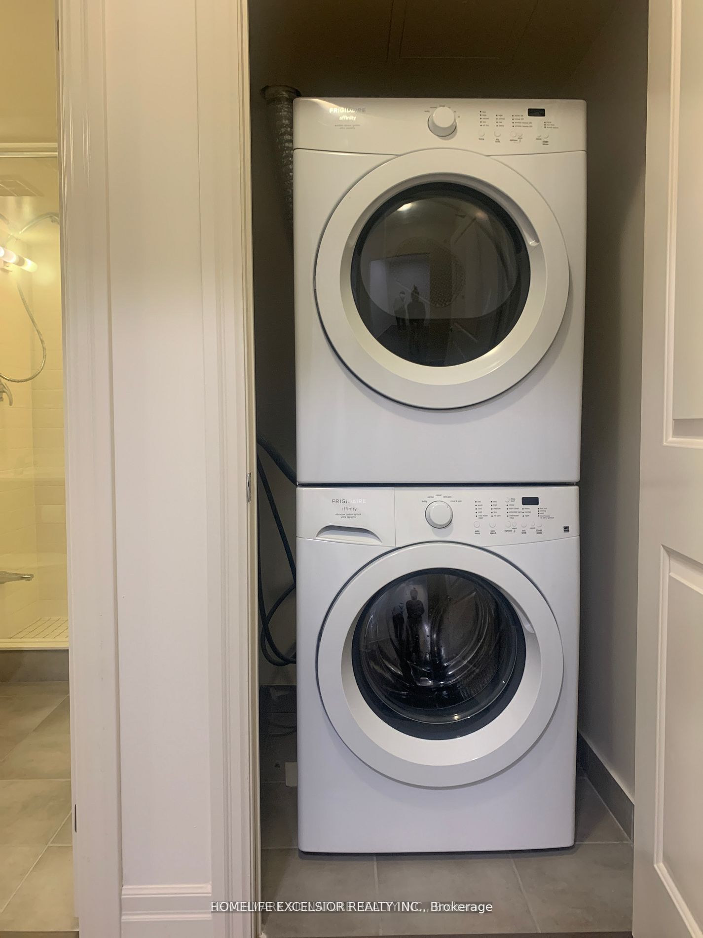 Unit 911 F - 8130 Birchmount Road, Markham 4