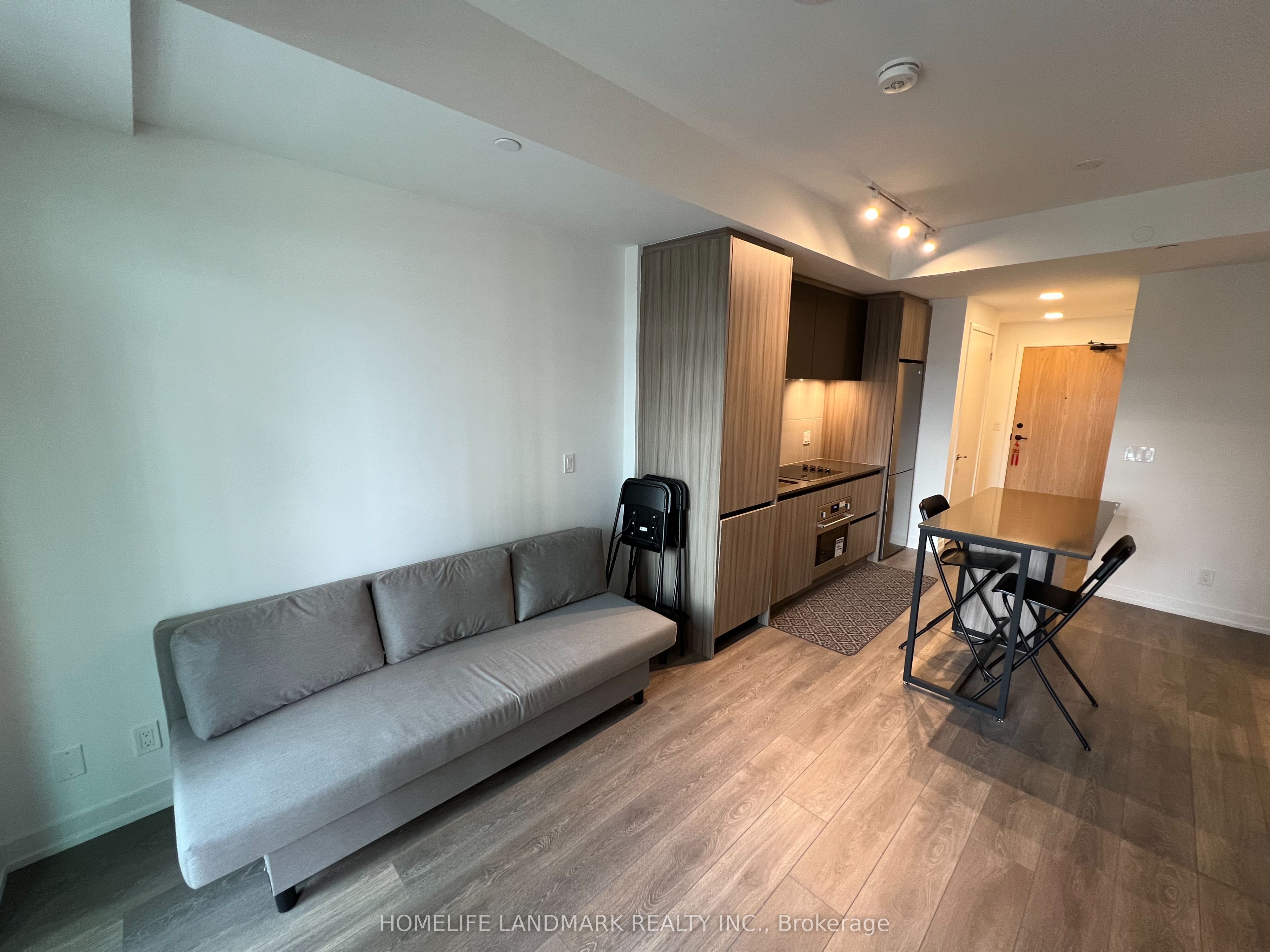 Unit D617 - 8 Beverley Glen Boulevard, Vaughan 5