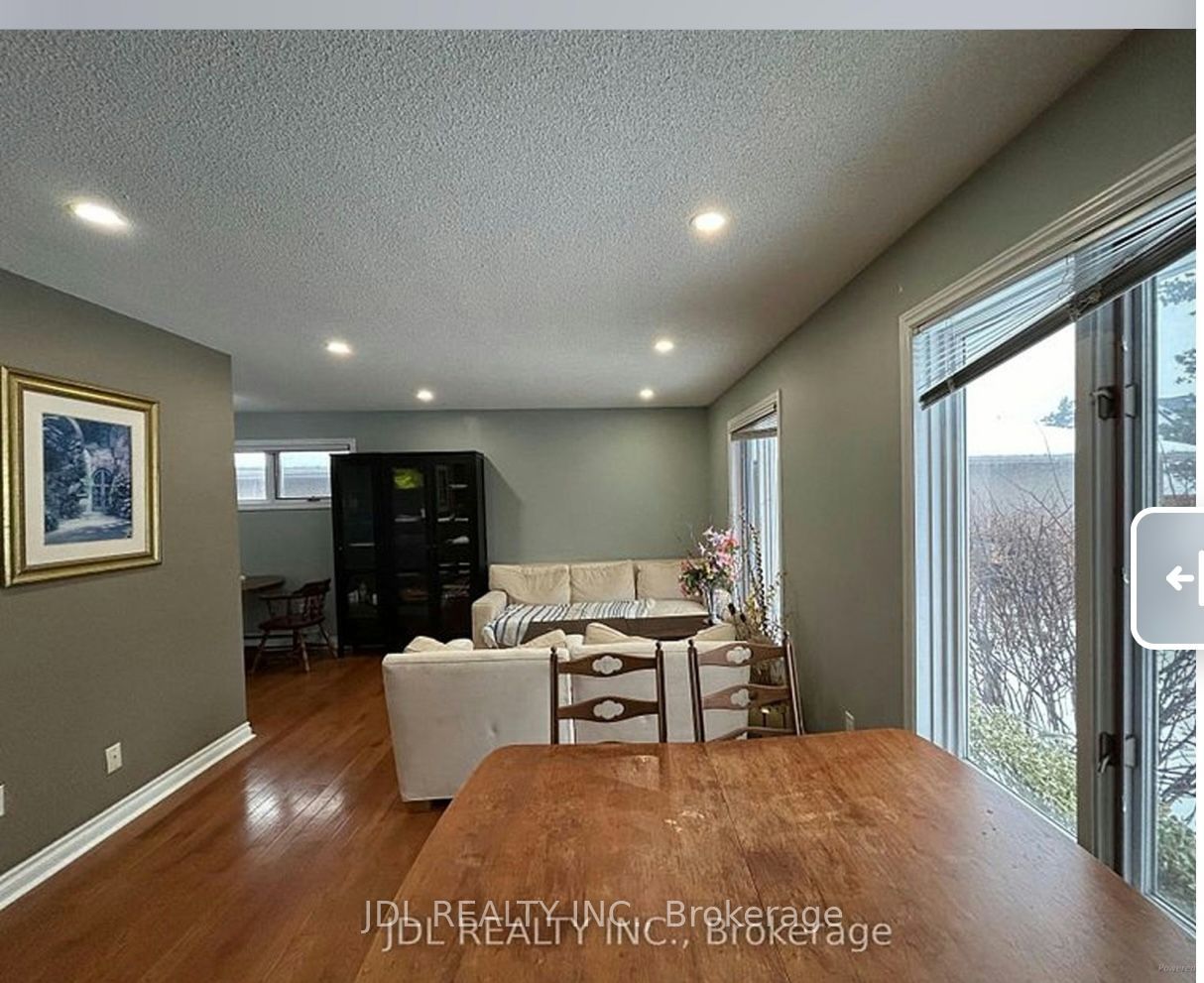 Unit Bedroom A Main Floor - 110 Robinson Street, Markham 3
