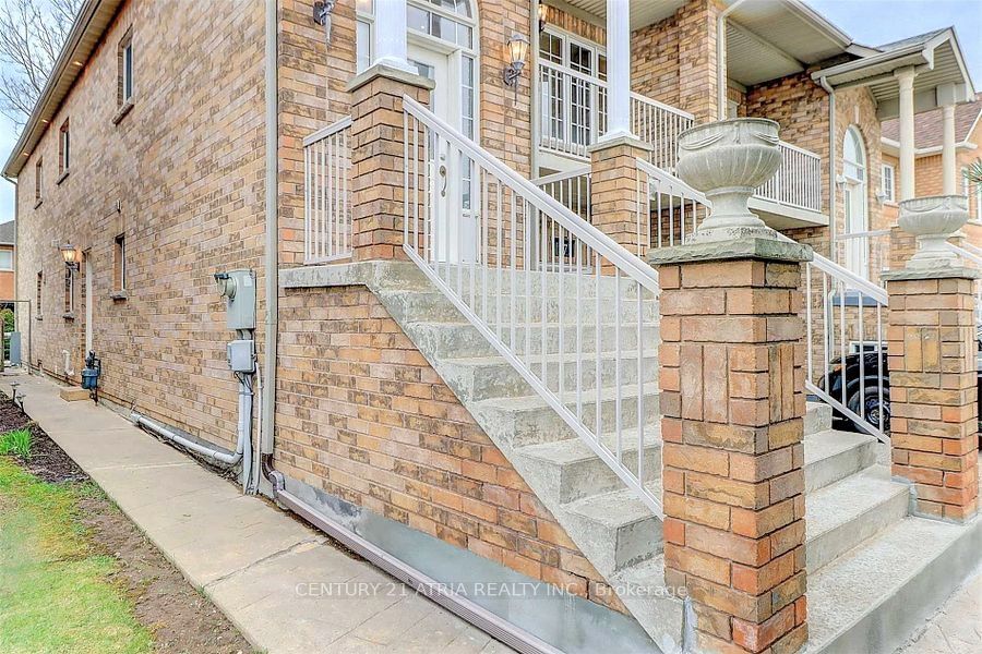 Unit Main - 171 Freemont Street, Vaughan 2