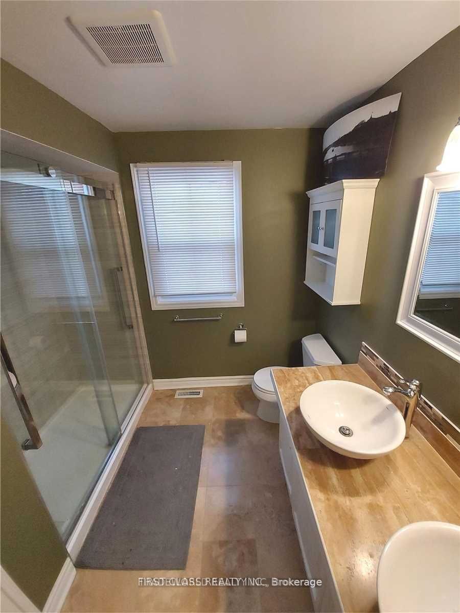 Unit 1 - 880 Leslie Valley Drive, Newmarket 3