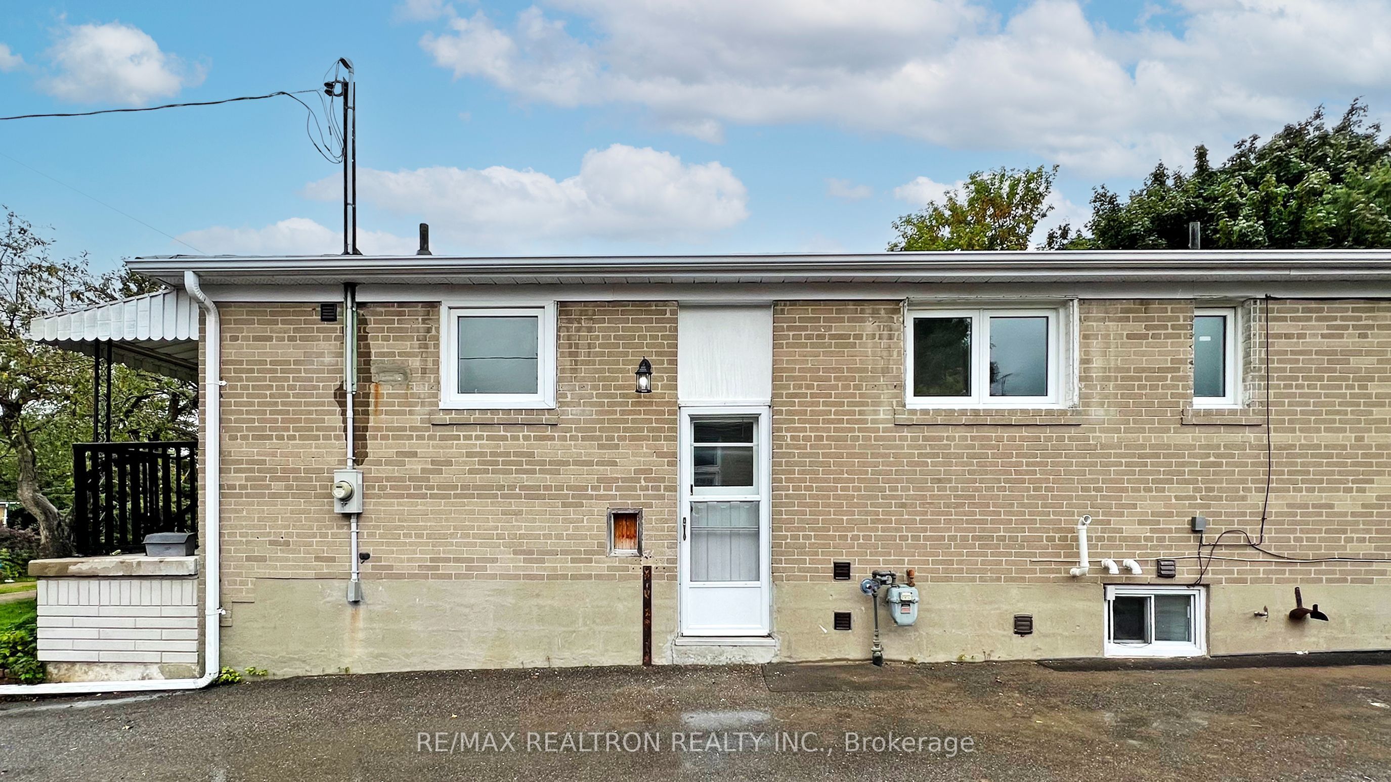 Unit Bachelor Unit BSMNT - 244 Browndale Crescent, Richmond Hill 3