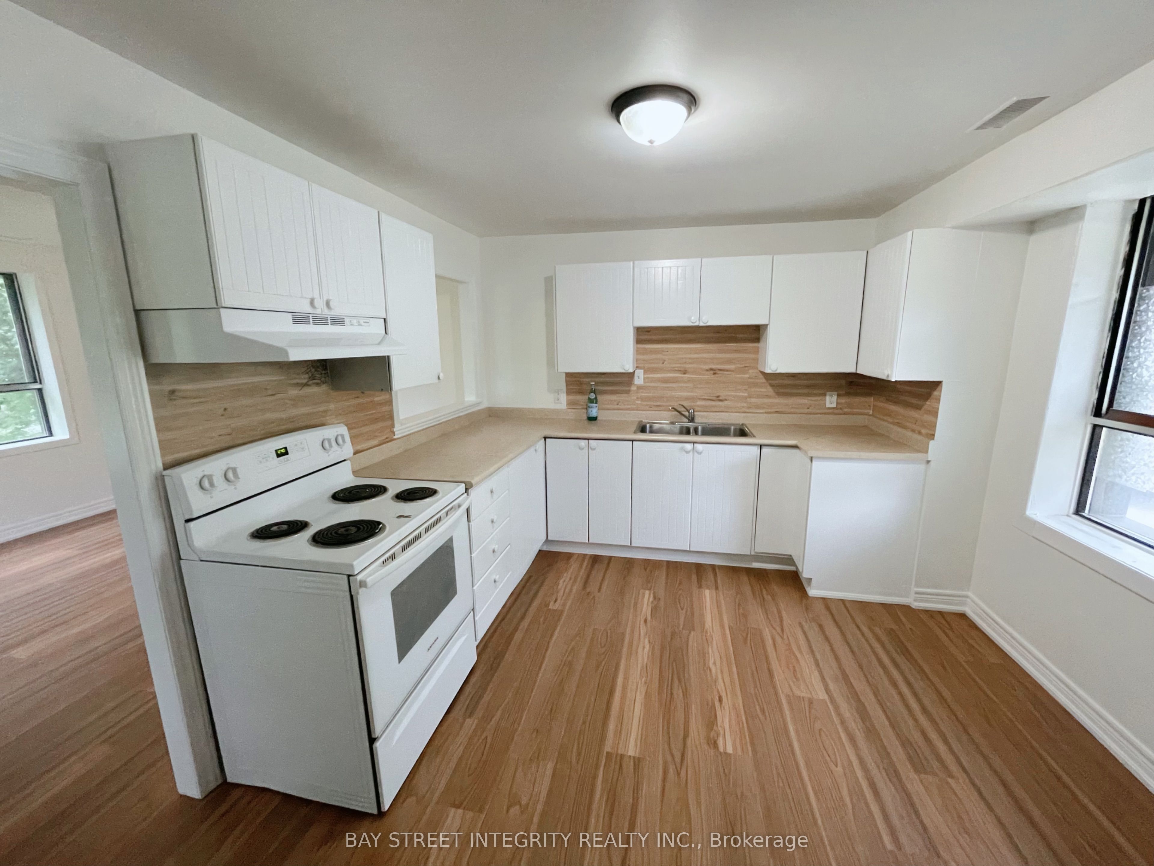 Unit Main floor - 320 Miami Drive, Georgina 2