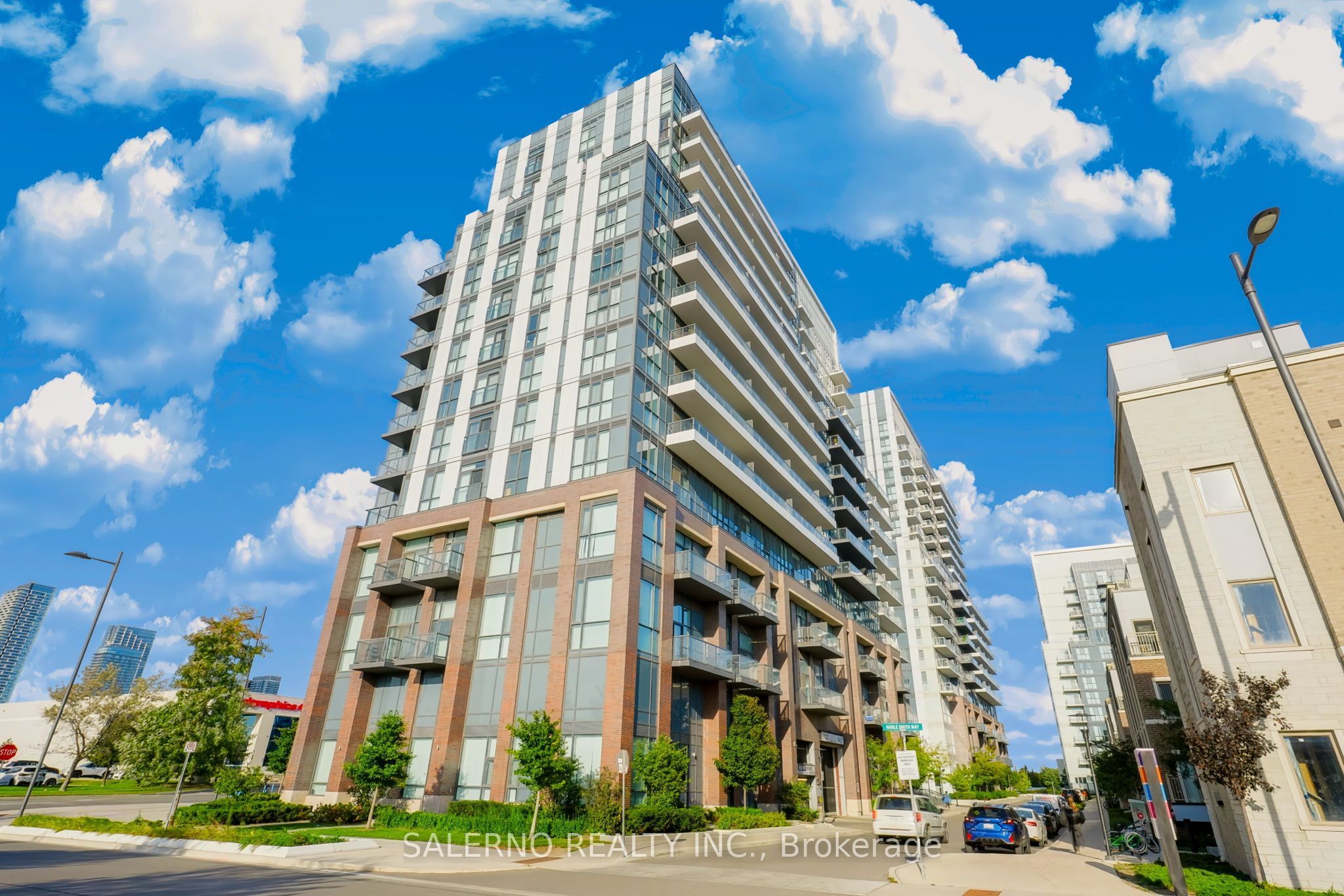 Unit 1816 - 10 Honeycrisp Crescent, Vaughan 5