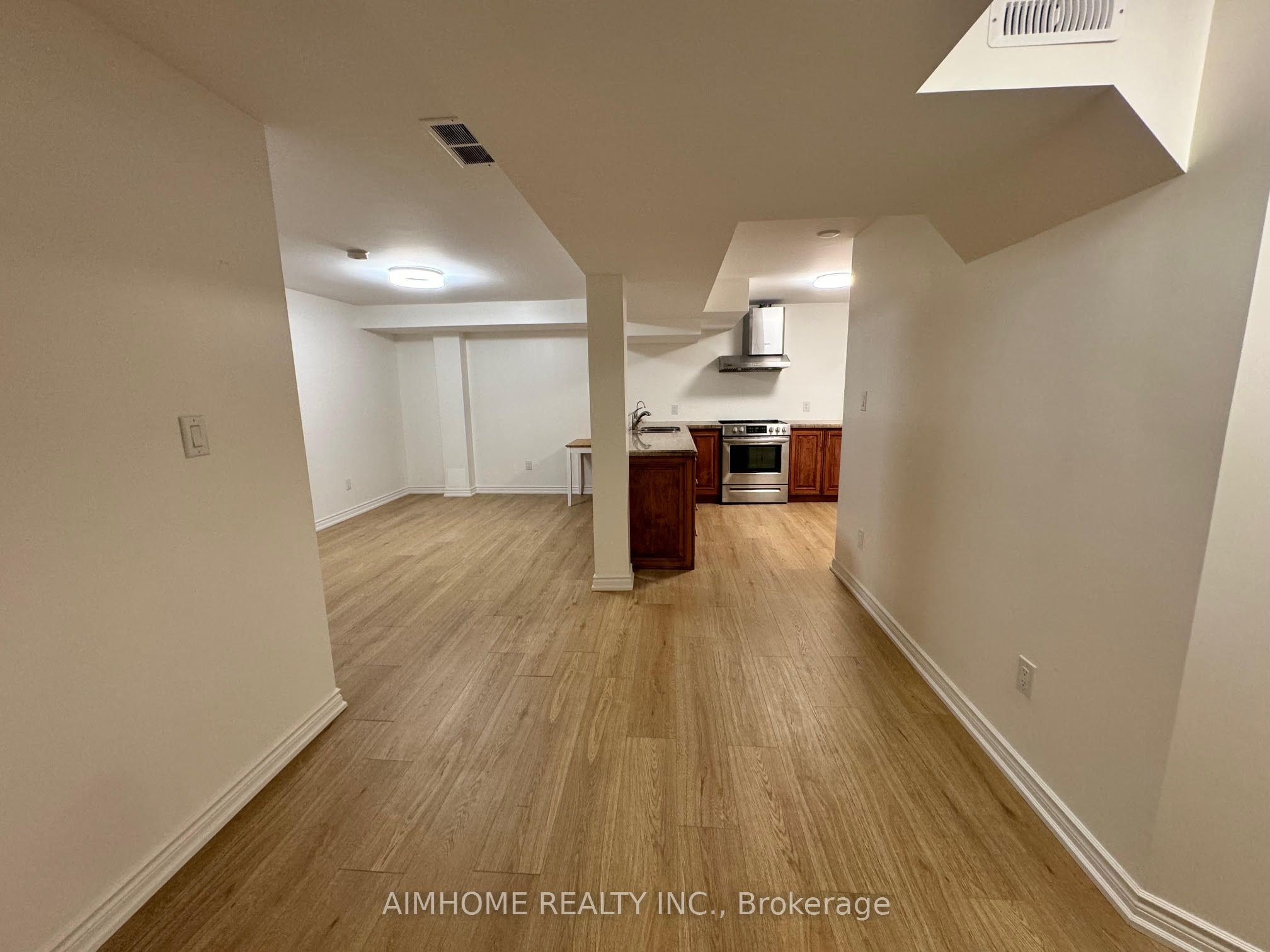 Bsmt 56 Crystal Drive, Richmond Hill 2