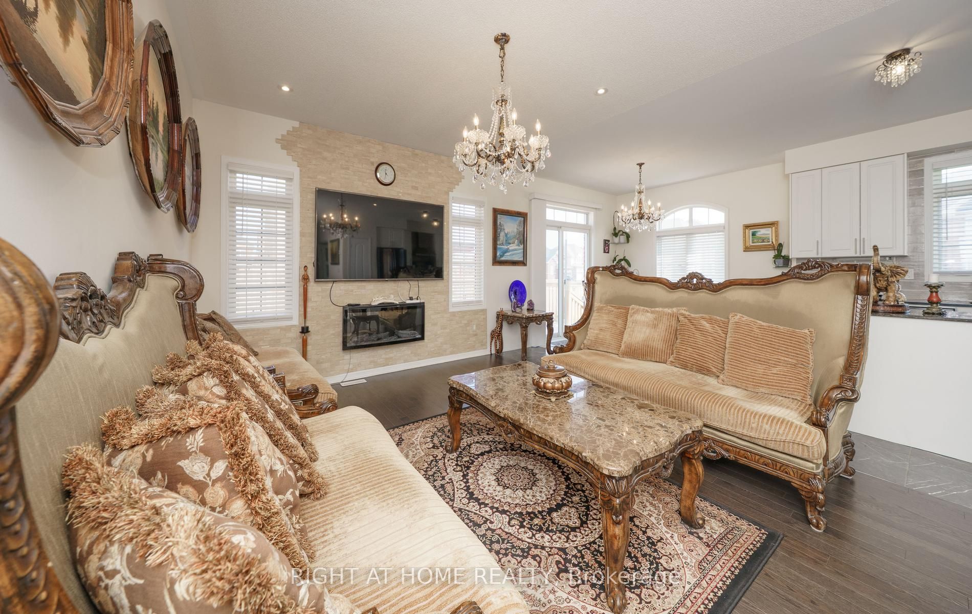 2 Cliff Thompson Court, Georgina 4