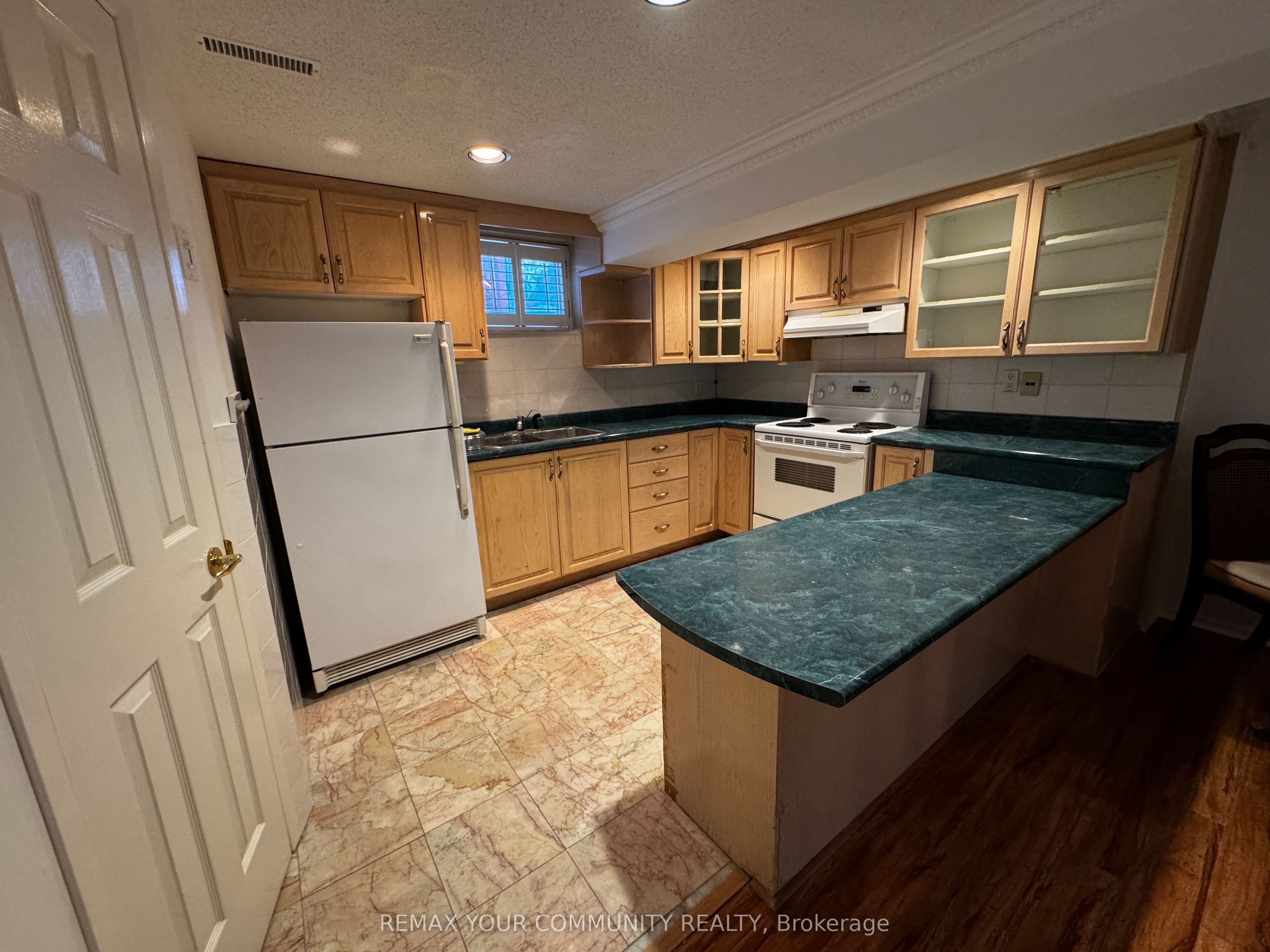Unit Basement - 198 Stephen Street, Richmond Hill 4