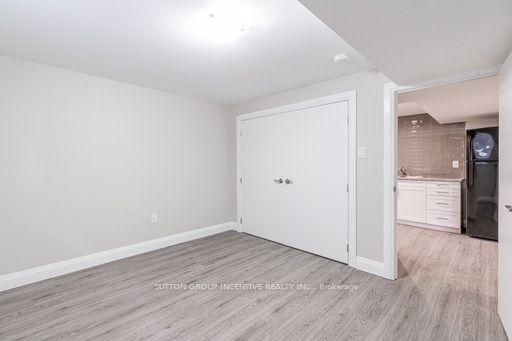 240 Wellington Street E, Barrie 4