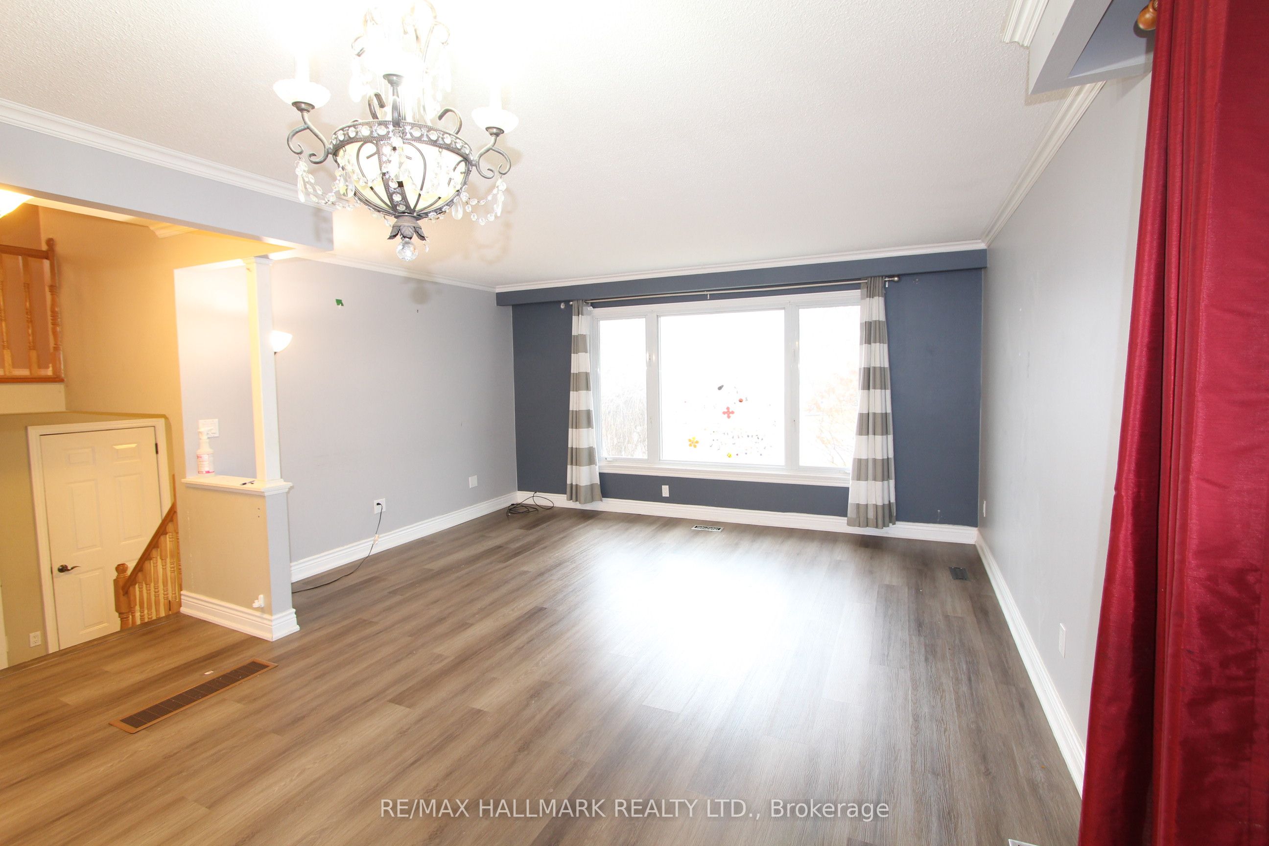 Unit Upper Unit - 8 Meadowland Avenue, Barrie 3