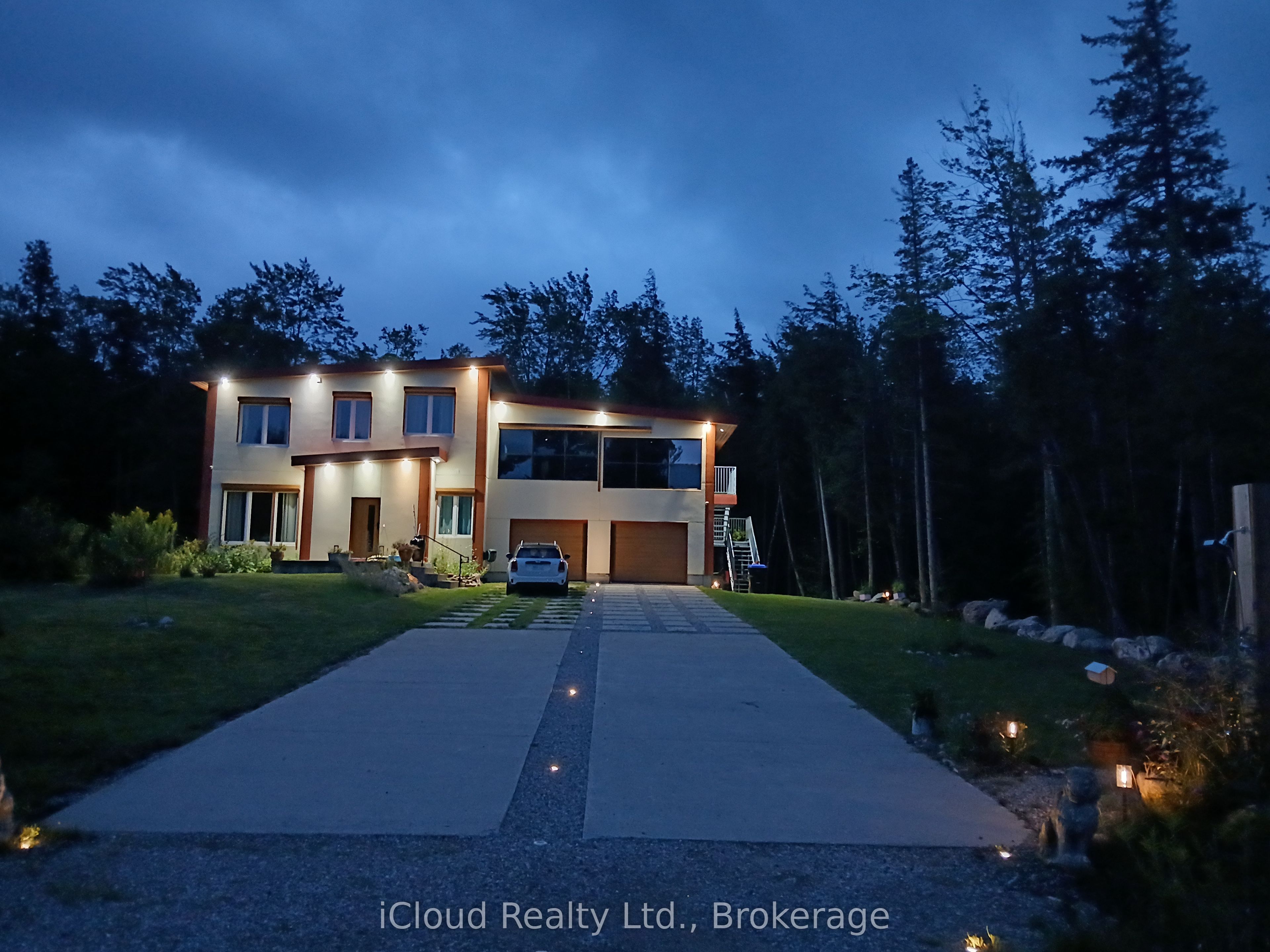 2216 Champlain Road, Tiny 2