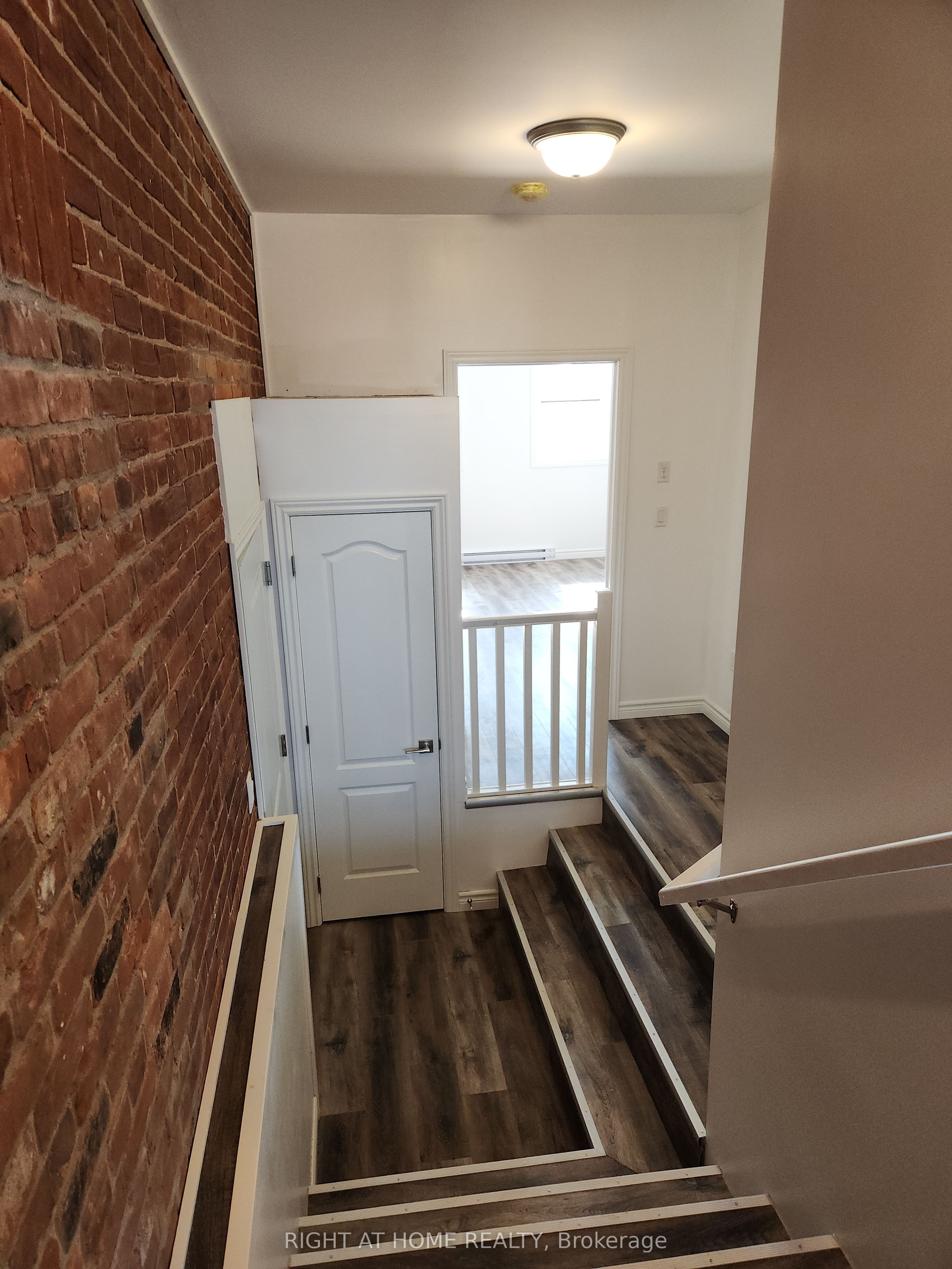 Unit 203 - 9 Queen Street W, Springwater 2