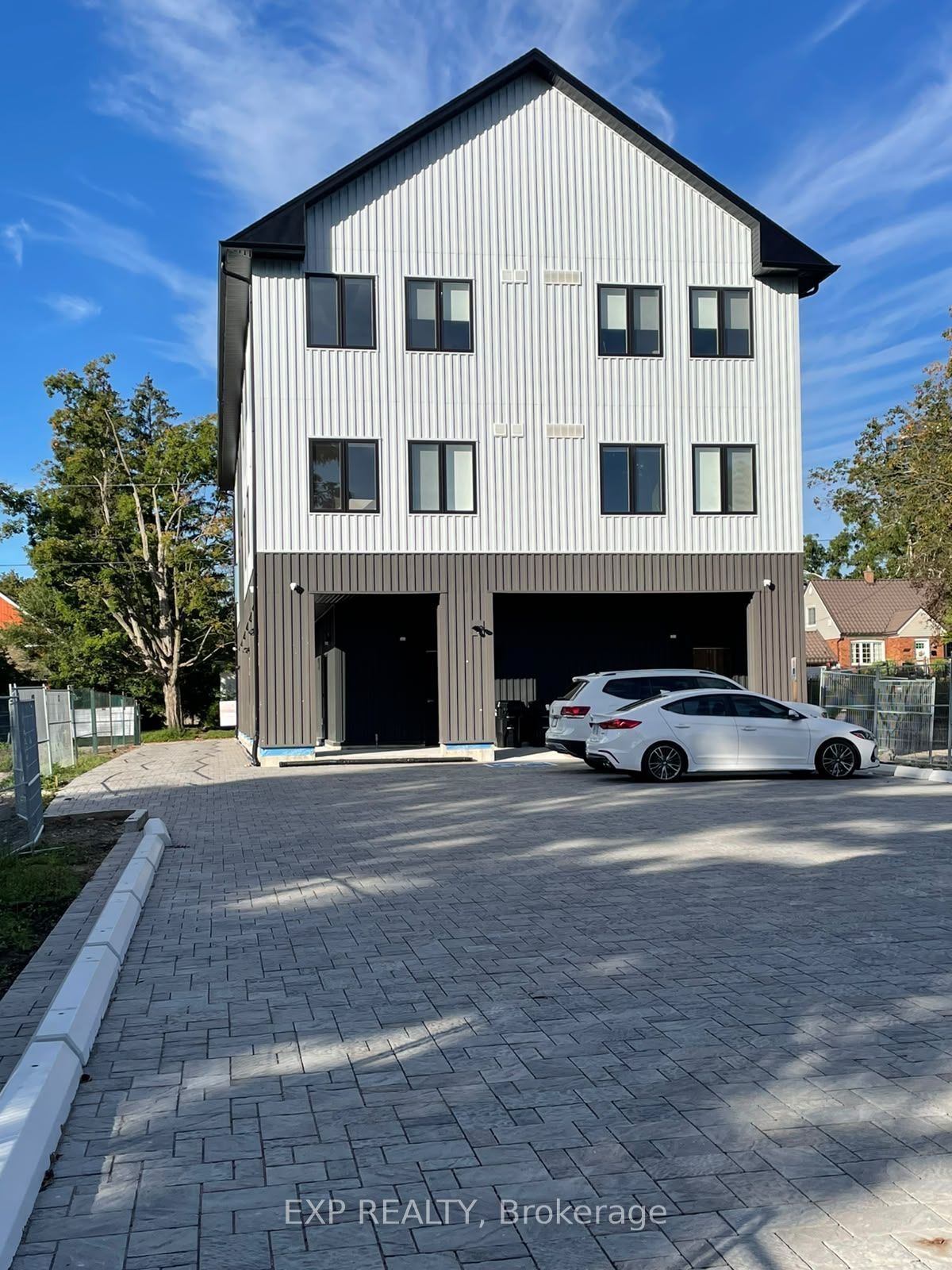 Unit 302 - 145 Clapperton Street, Barrie 2