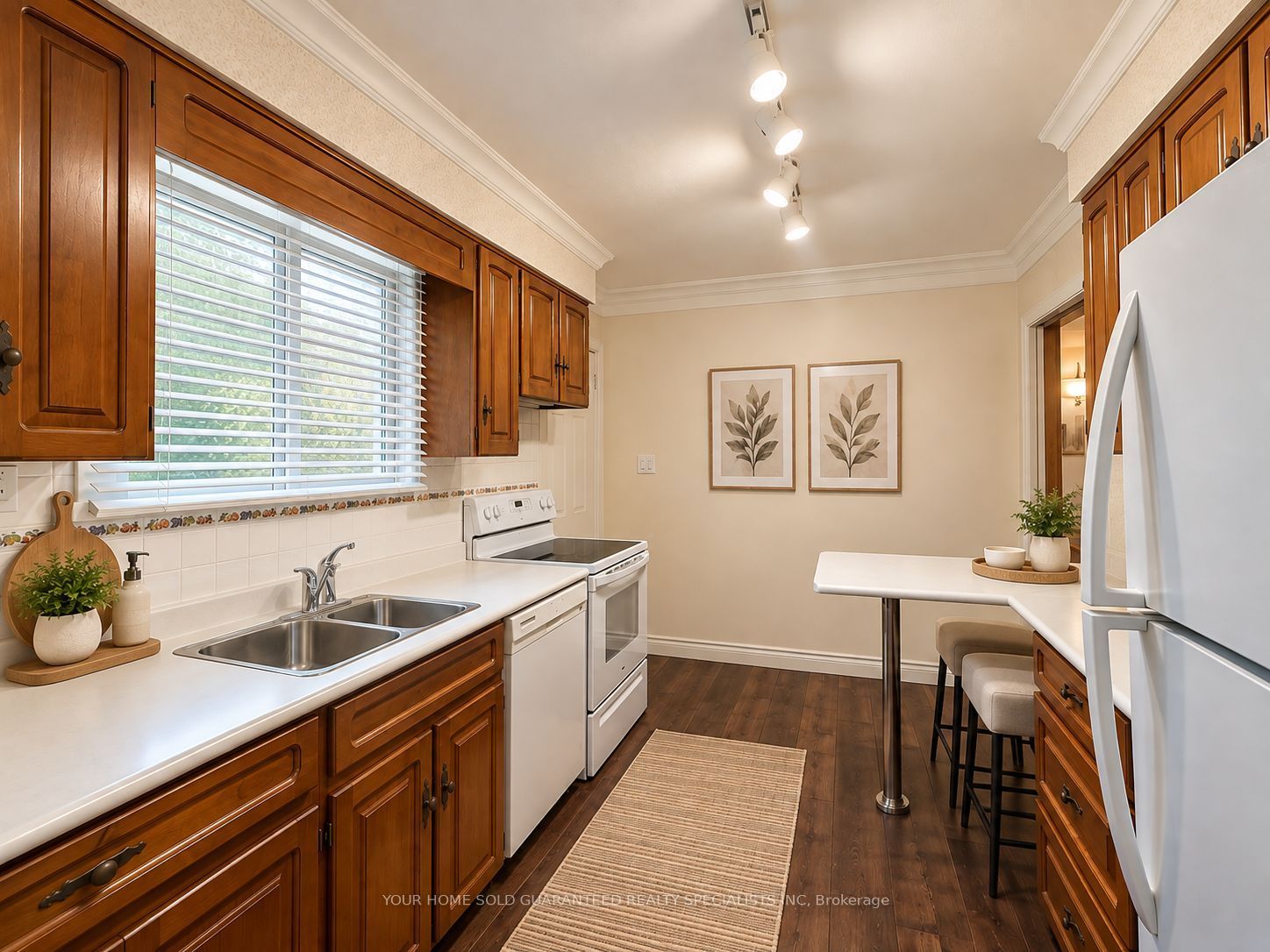 Unit Main Floor - 37 Downsview Drive, Barrie 3