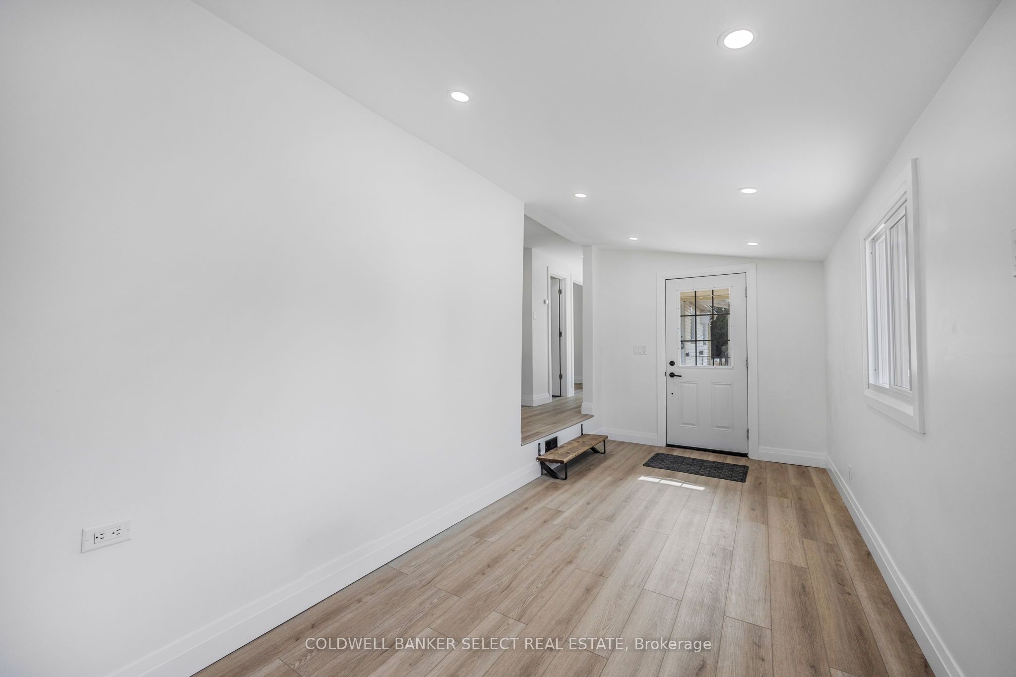 Unit Unit 2 - 338 Old Mosley Street, Wasaga Beach 2
