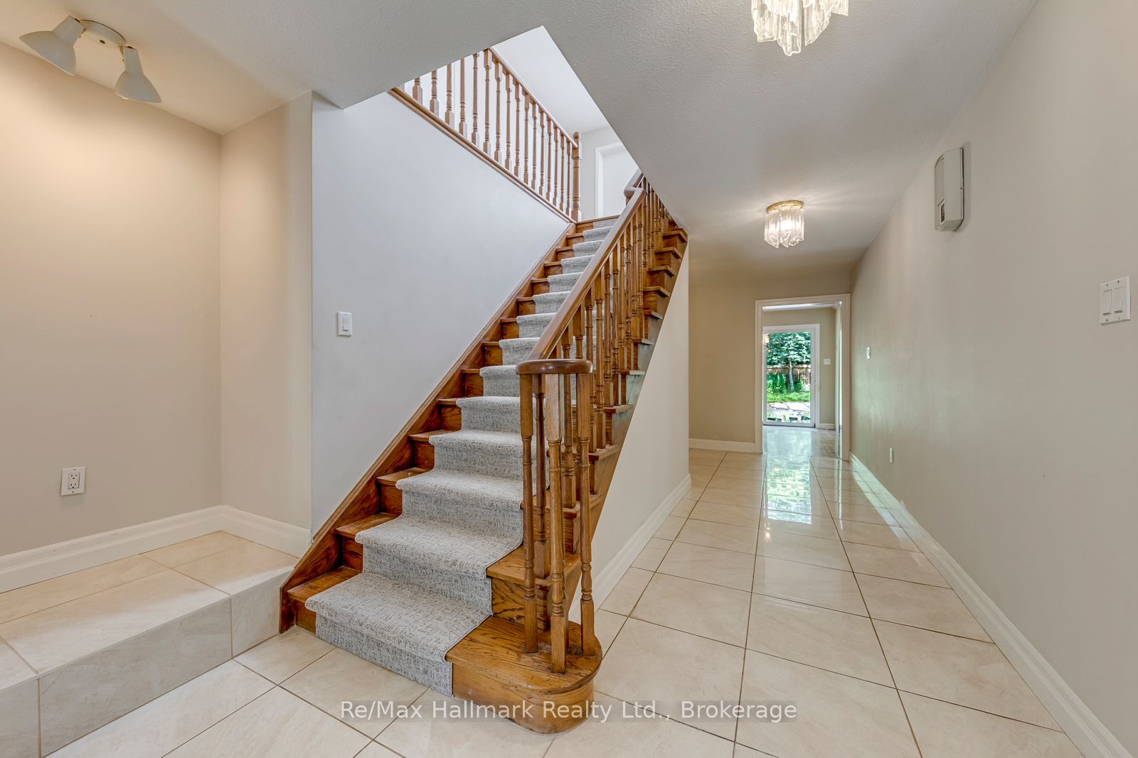 2251 Bennington Gate, Oakville 3