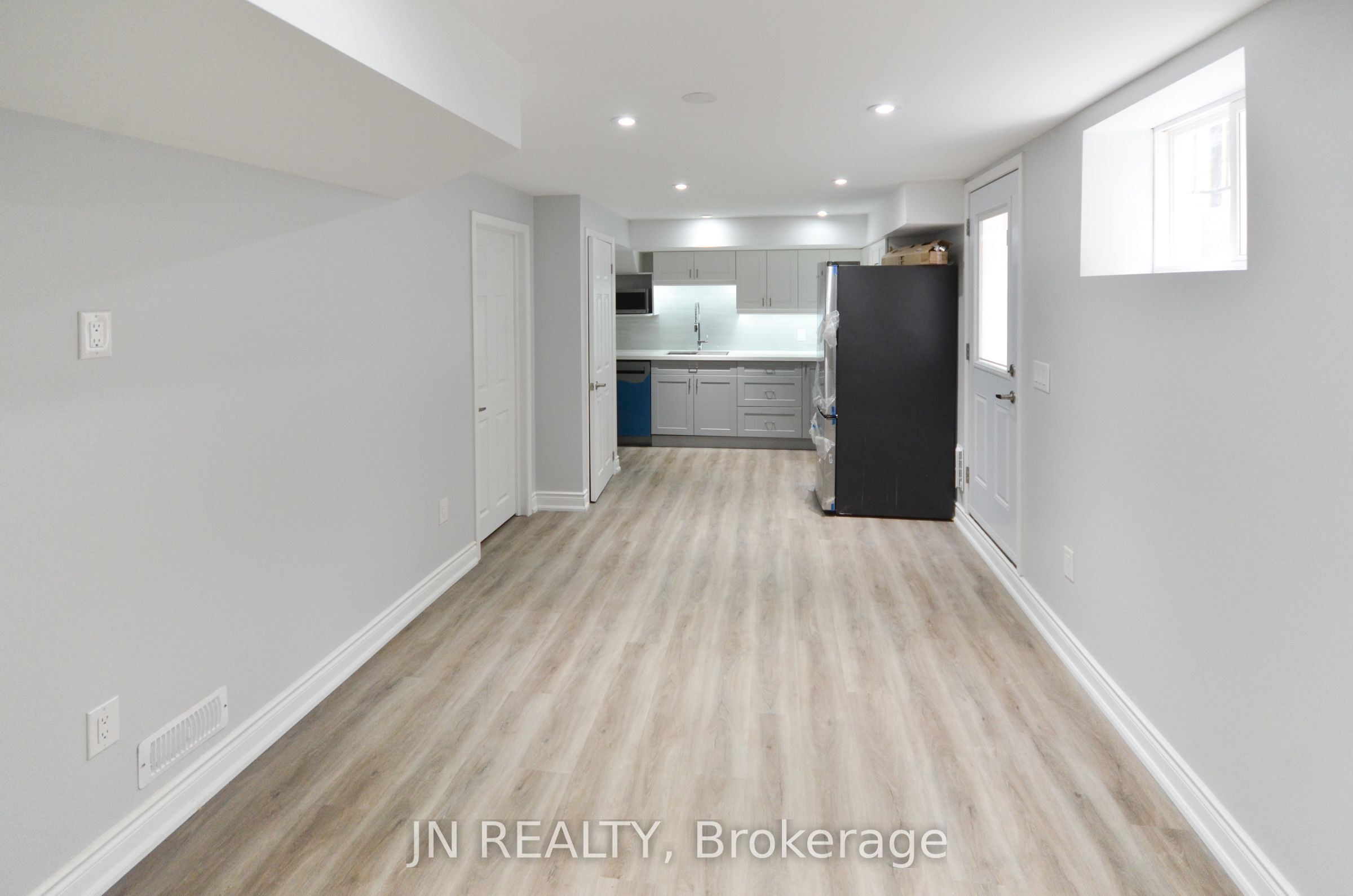 Unit Lower - 34 McEchearn Crescent, Brampton 5