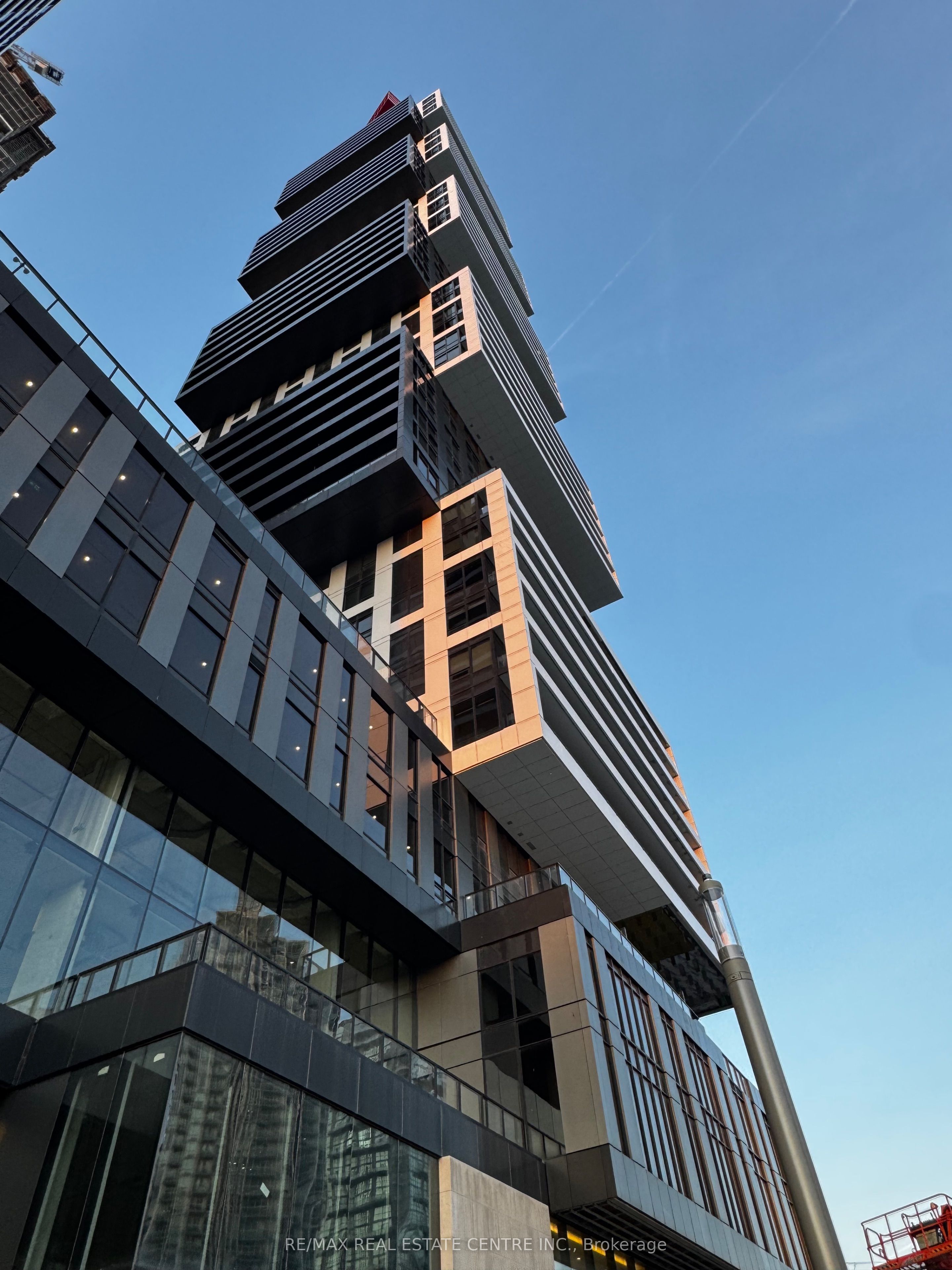 Unit 3707 - 4015 The Exchange, Mississauga 3
