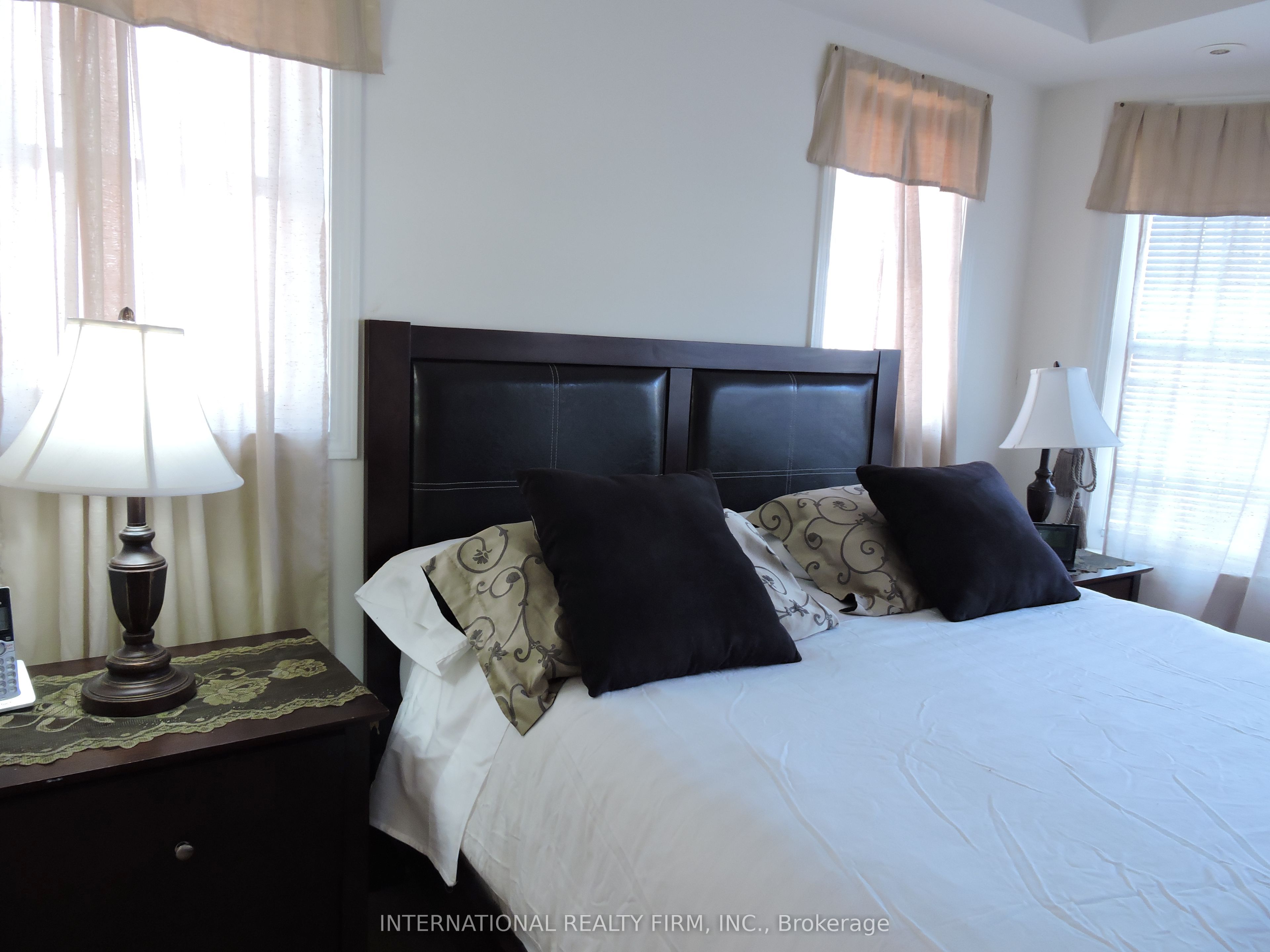 Unit 5 - 710 Neighbourhood Circle, Mississauga 3