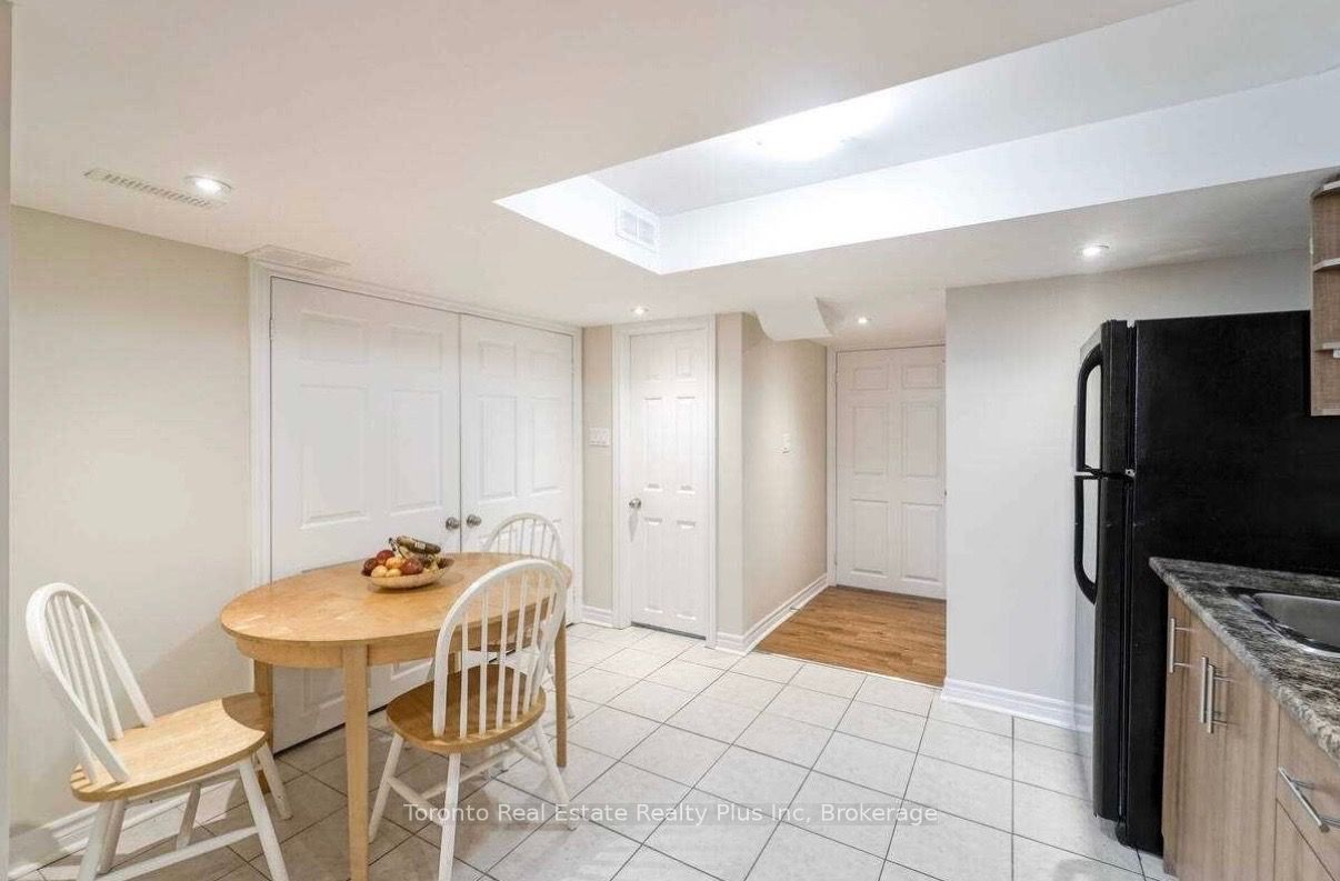 Unit Lower - 42 Crystalview Crescent, Brampton 3