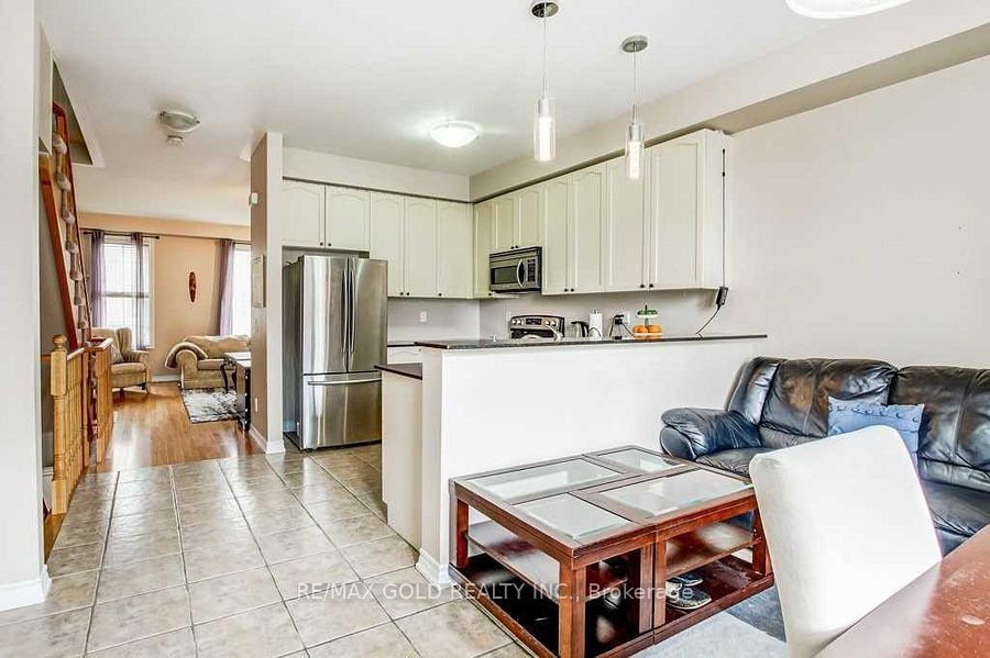 6 Cailiff Street, Brampton 3