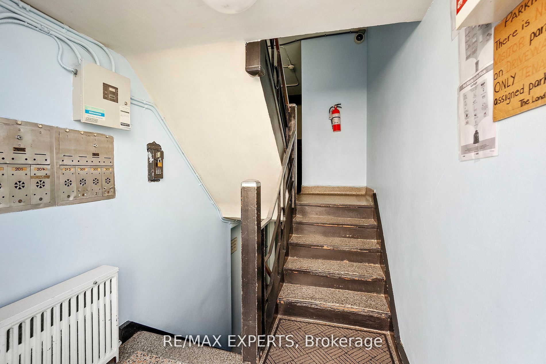 Unit 101 - 3261A Lakeshore Boulevard W, Etobicoke 4