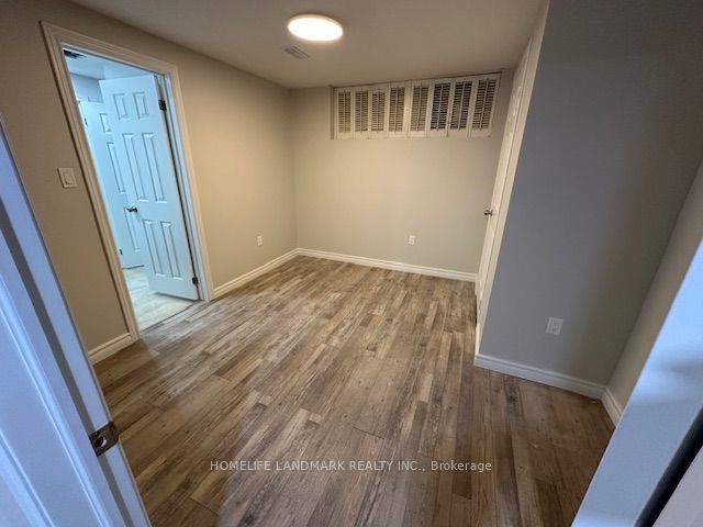 542 Wingrove Crescent, Oakville 5