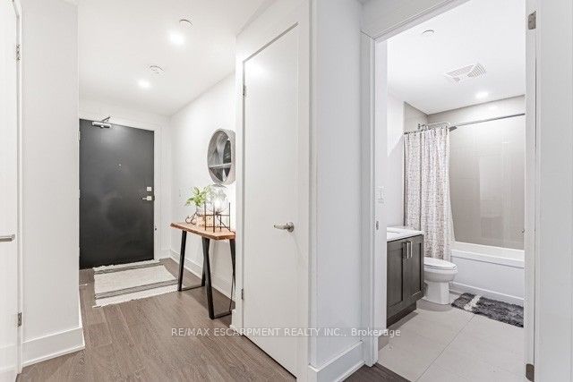 Unit A501 - 5230 Dundas Street, Burlington 3