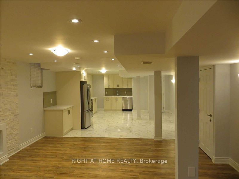 Unit 2 - 84 Rising Hill Ridge, Brampton 5