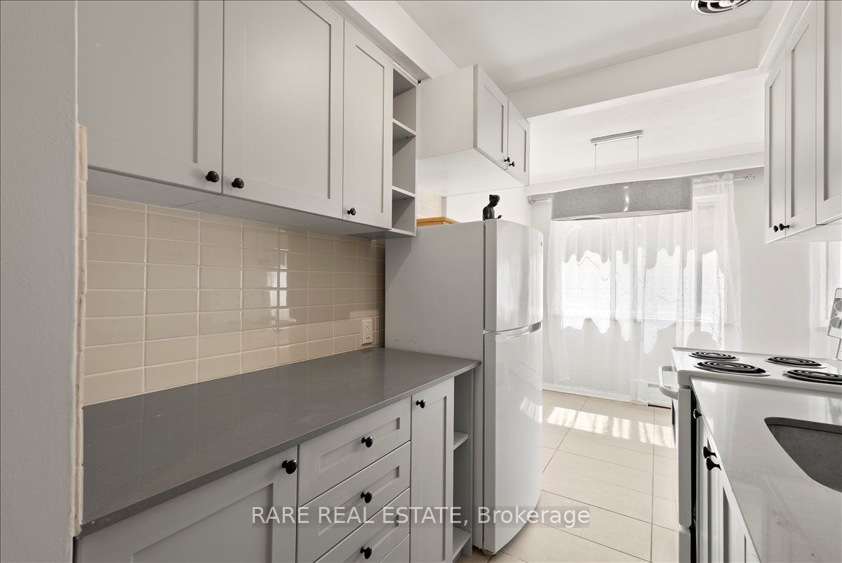 Unit 4 - 2 Twenty First Street, Etobicoke 4