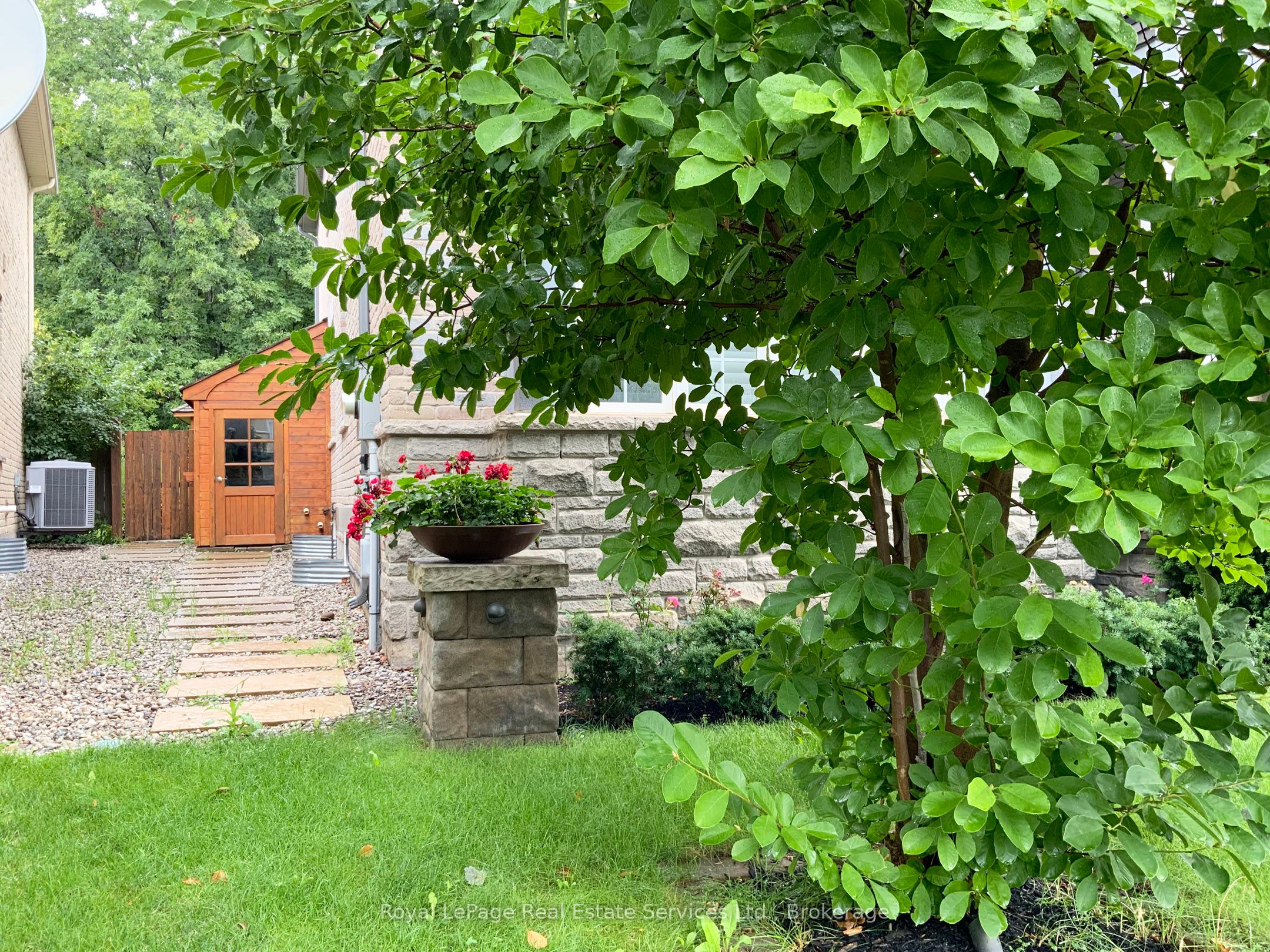 3385 Liptay Avenue, Oakville 4